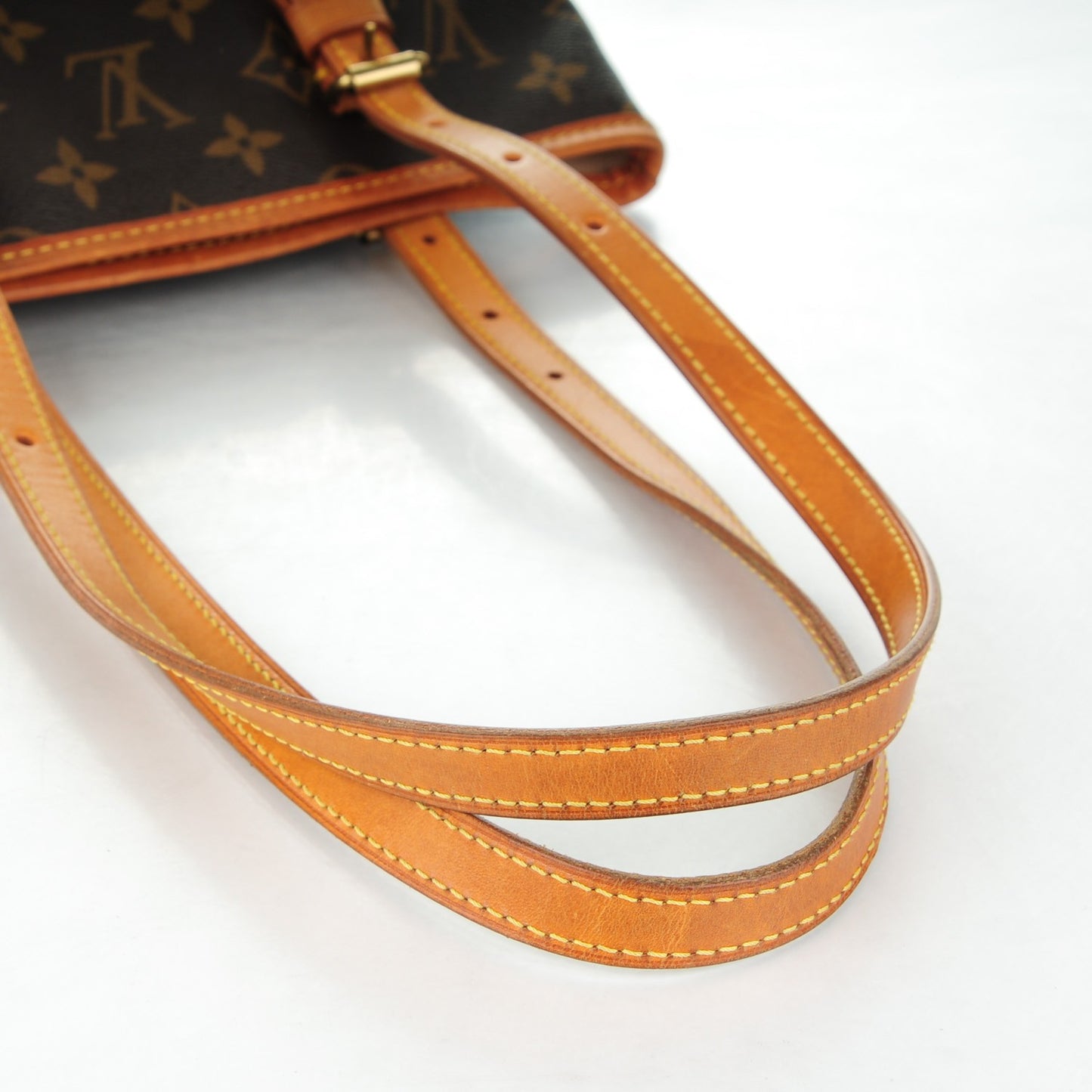 Monogram Petit Bucket 23