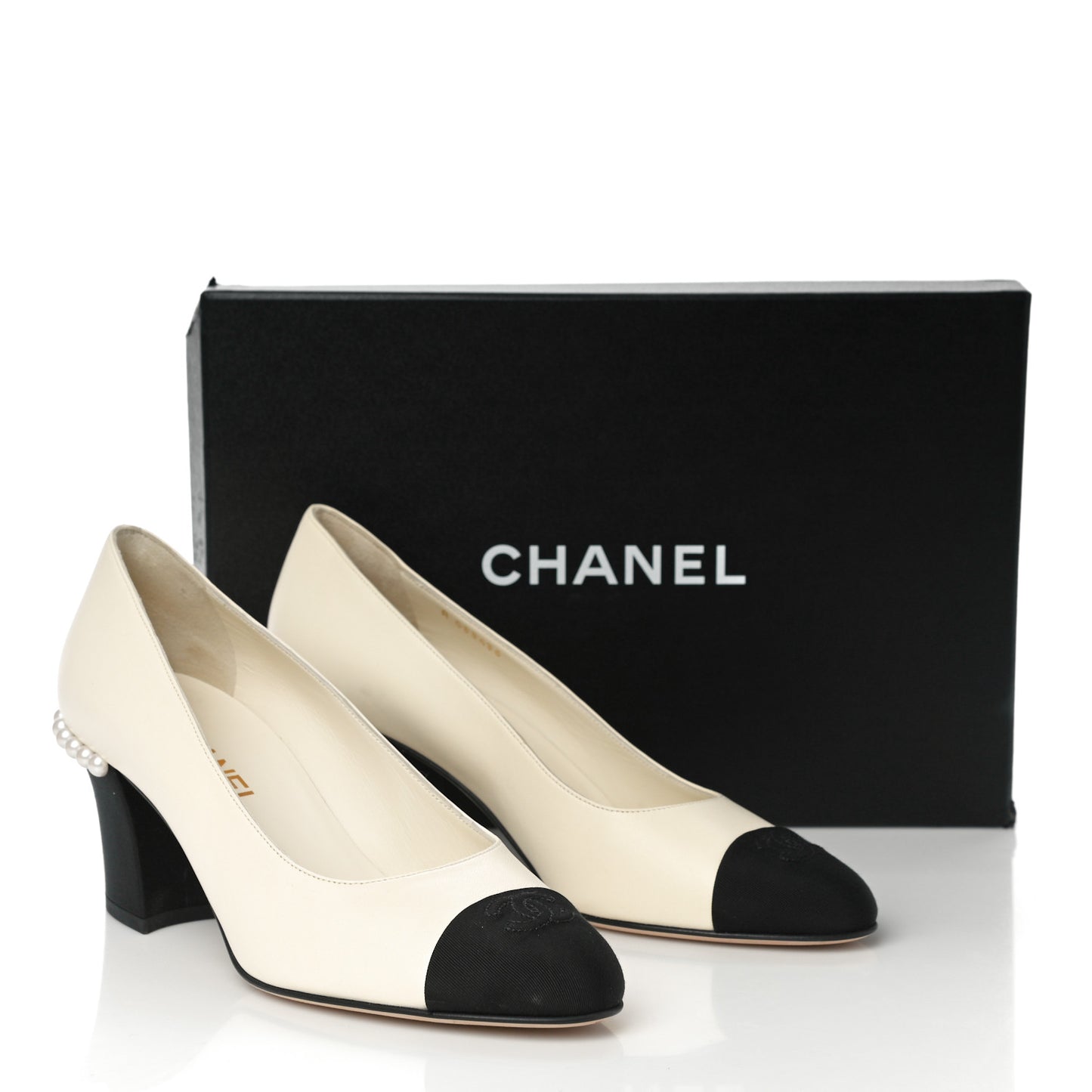 Lambskin Grosgrain Pearl Cap Toe CC Pumps 39 Ivory Black
