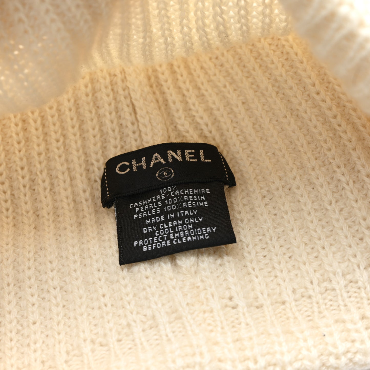 Cashmere Logo Beanie Hat Ivory Black