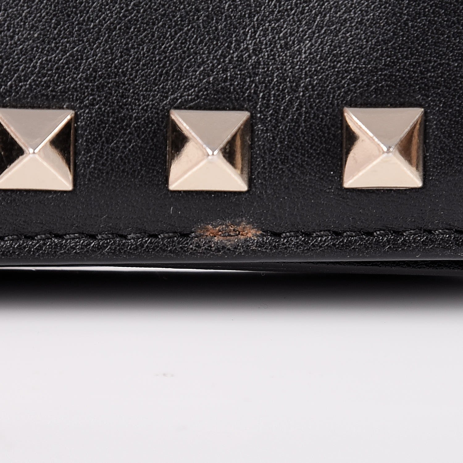 Valentino Garavani Calfskin Rockstud Bi-Fold Card Holder Black 8 of 9