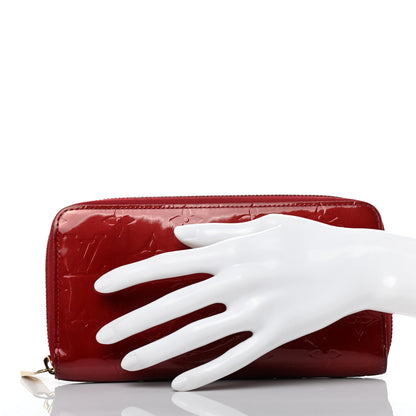 Louis Vuitton Vernis Zippy Wallet Pomme D'Amour 2 of 12