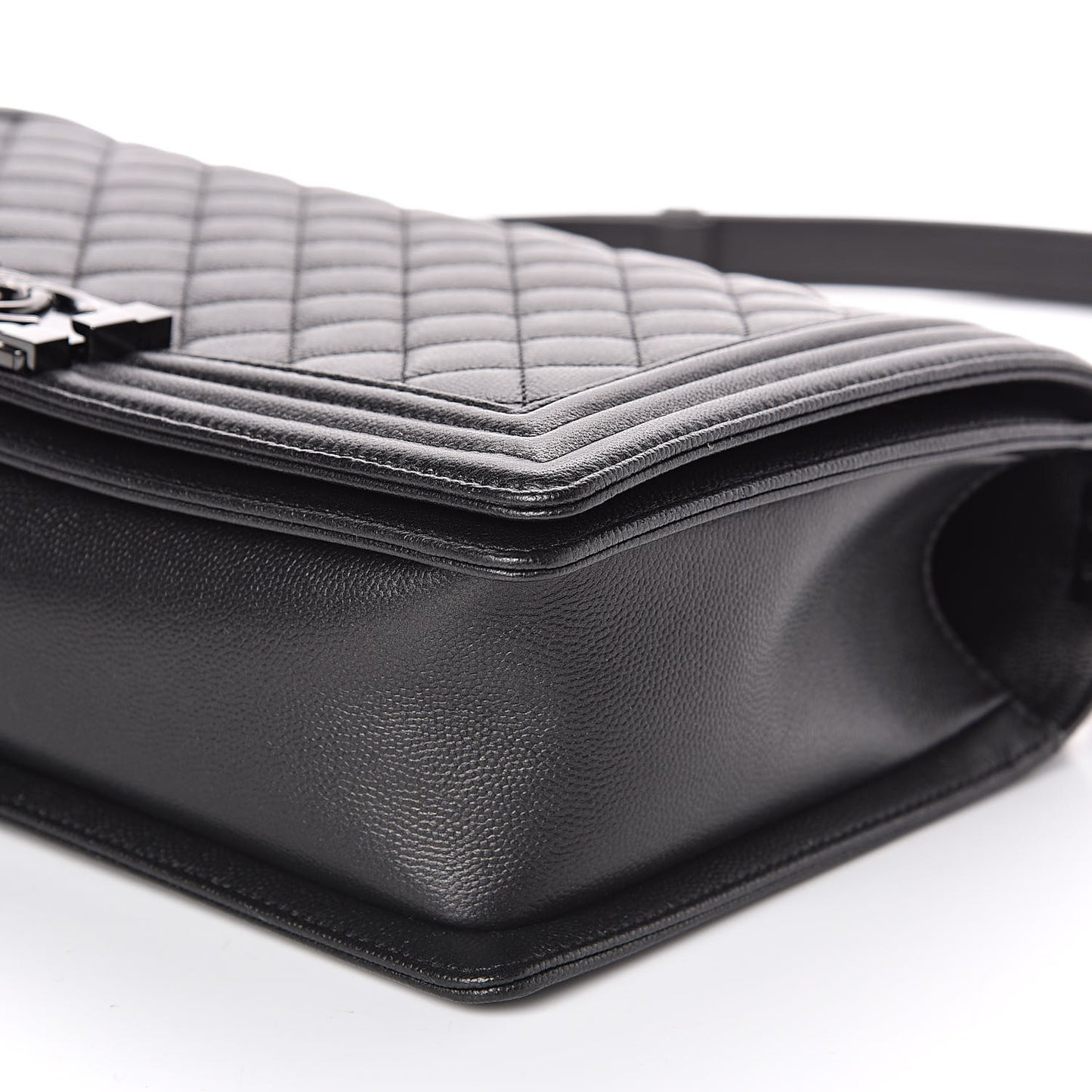 Caviar Quilted New Medium Boy Flap So Black