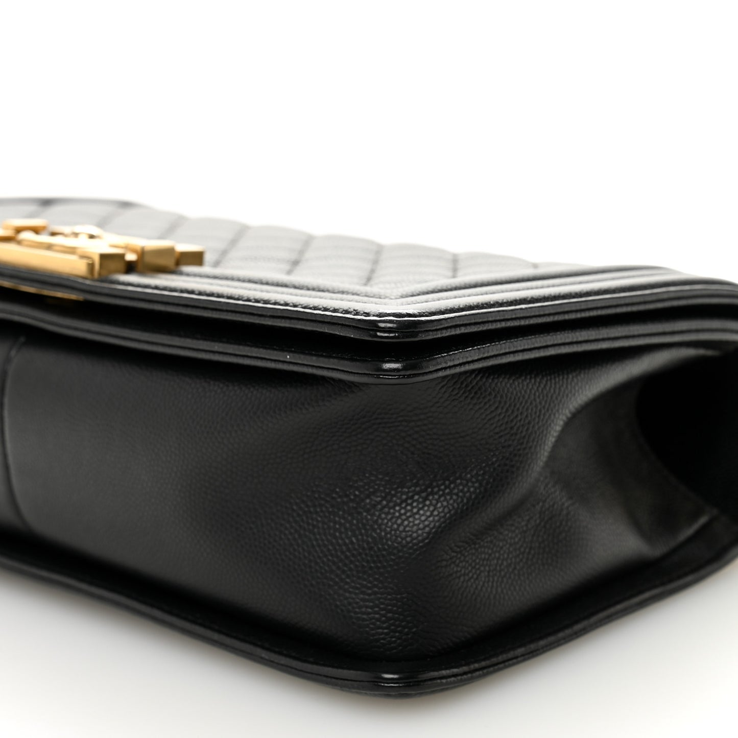 Caviar Quilted Medium Boy Flap Black