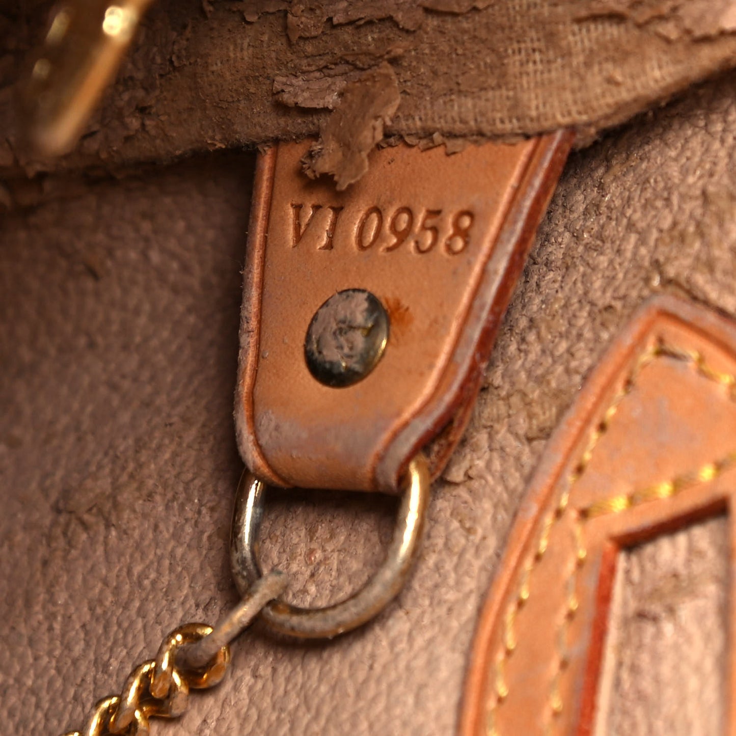 Monogram Petit Bucket 23