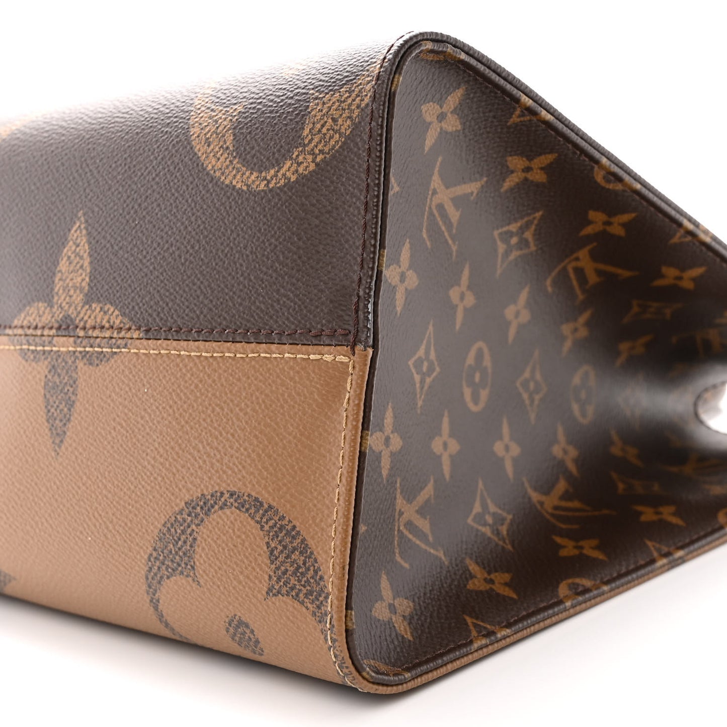Reverse Monogram Giant Onthego MM