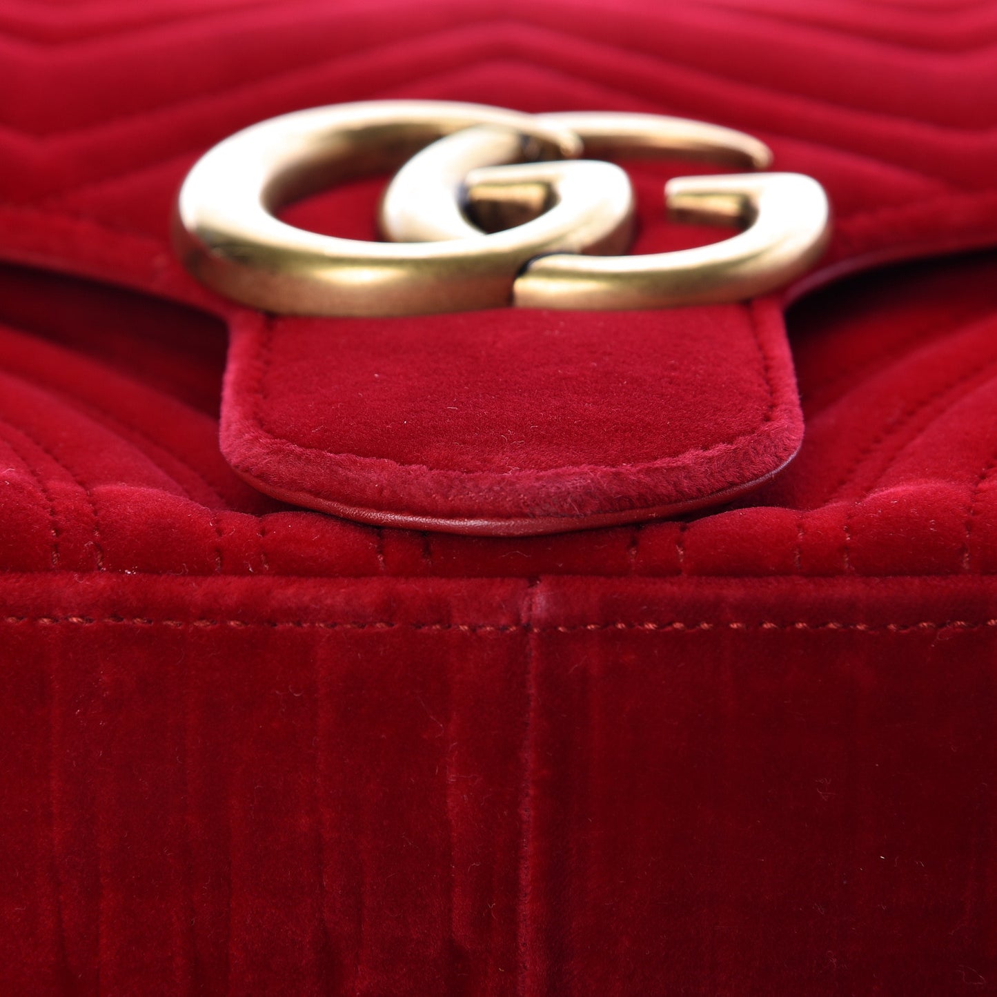 Velvet Matelasse Medium GG Marmont Shoulder Bag Hibiscus Red