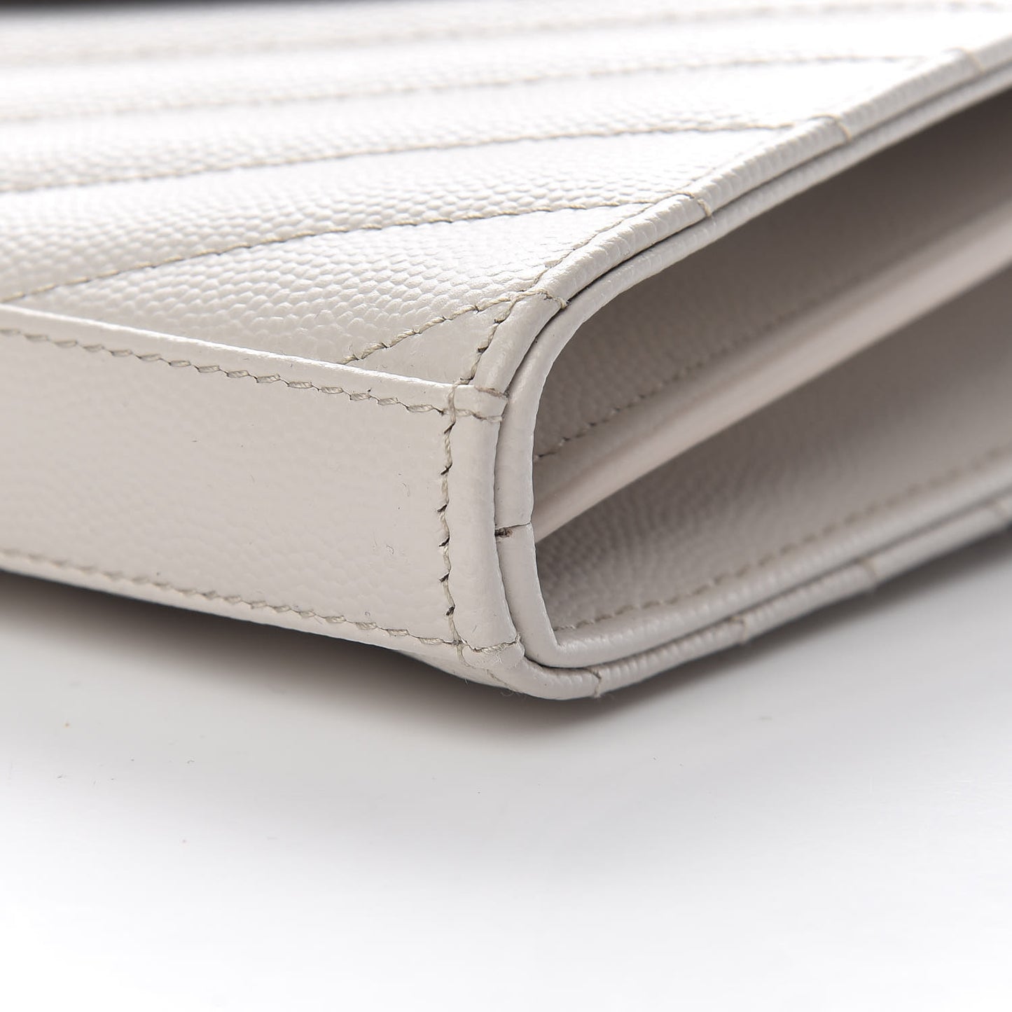 Grain De Poudre Matelasse Chevron Monogram Chain Wallet Icy White