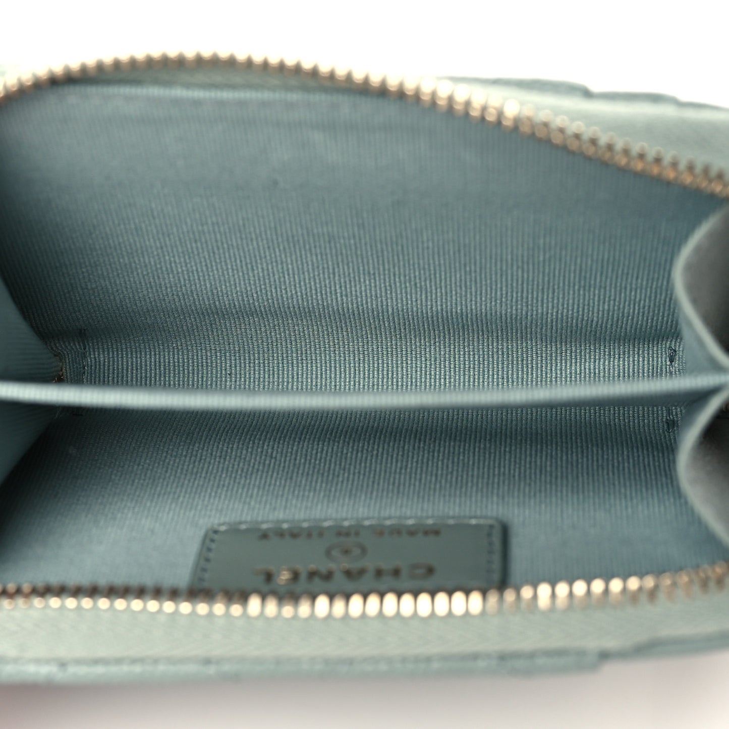 Caviar Quilted Zip Card Holder Grey