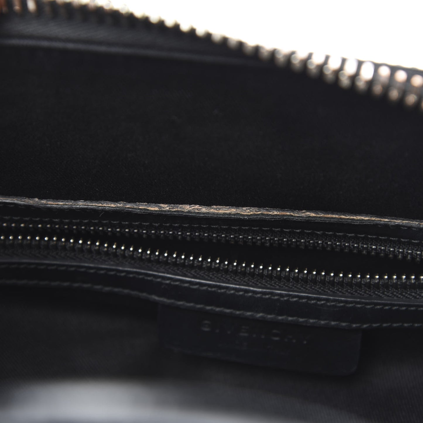 Shiny Lord Calfskin Small Antigona Black