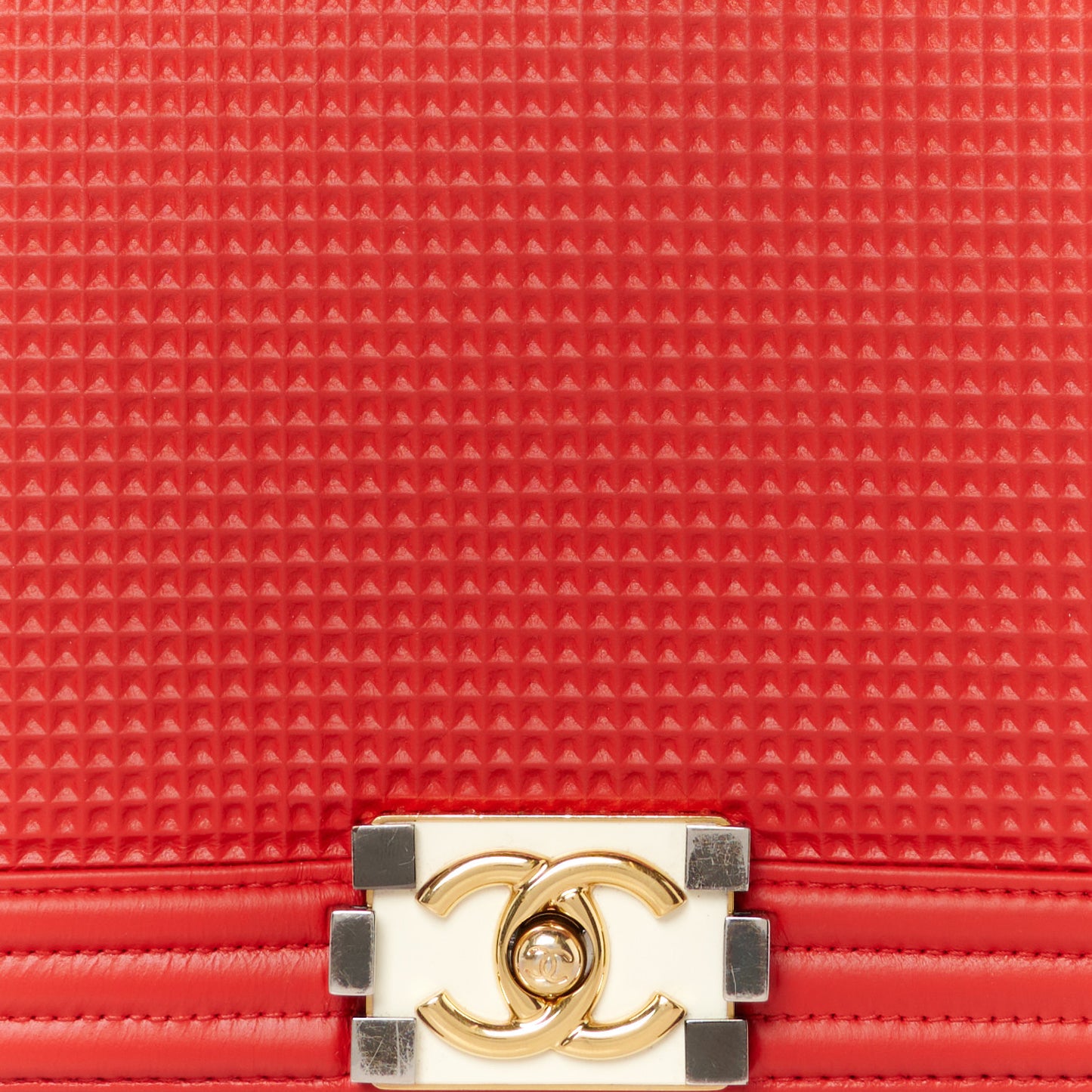 Lambskin Embossed New Medium Boy Cube Flap Red