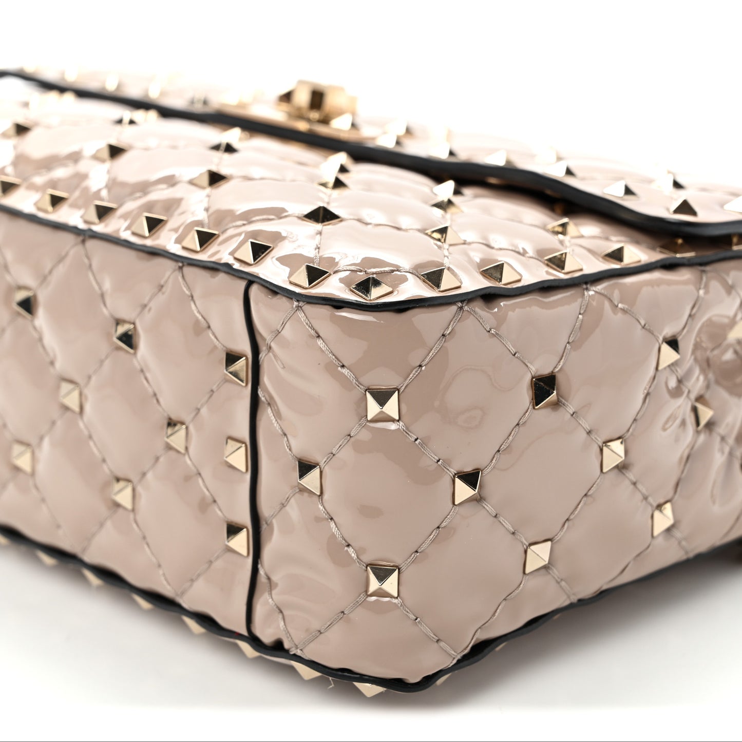 Patent Medium Rockstud Spike Shoulder Bag Poudre