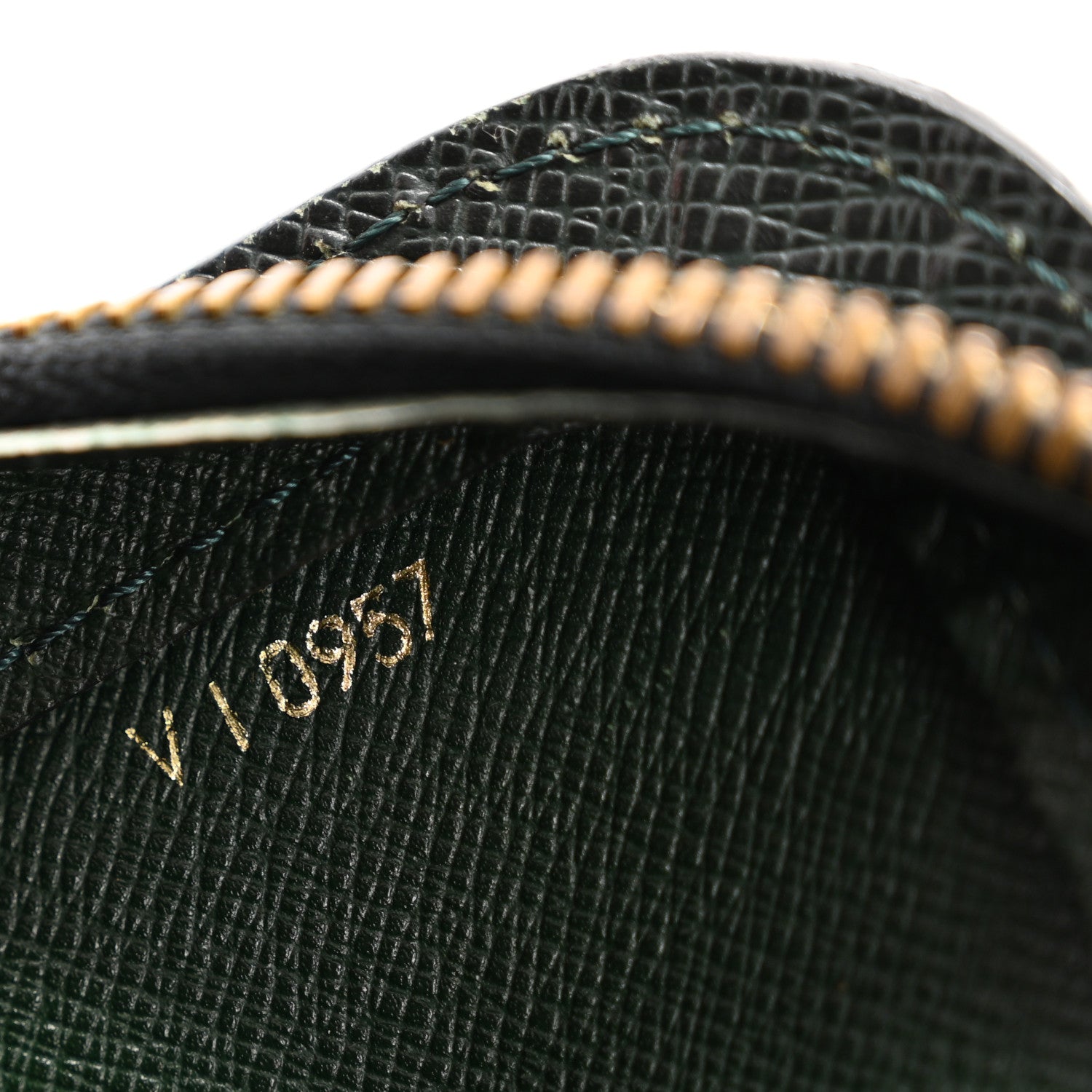 Louis Vuitton Taiga Baikal Pochette Epicea 7 of 12