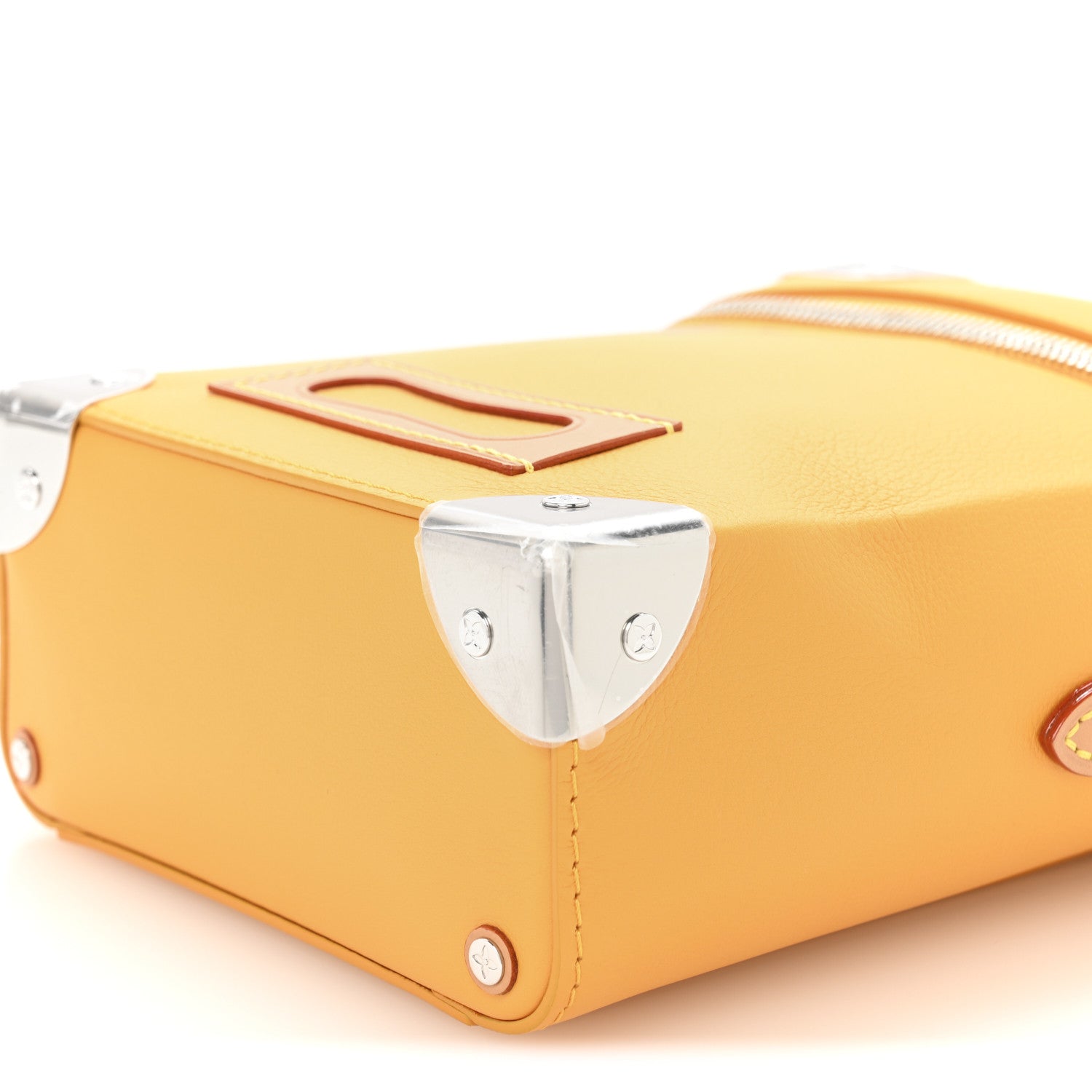 LVバック Louis Vuitton Pochette Trunk Verticale Saffron 1863049 – FASHIONPHILE