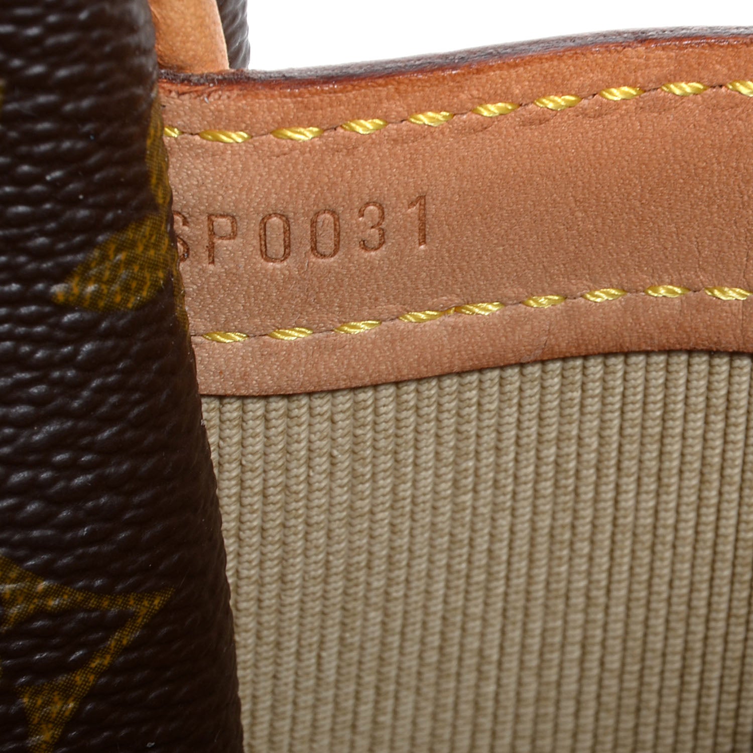 Louis Vuitton Monogram Reporter GM 6 of 7