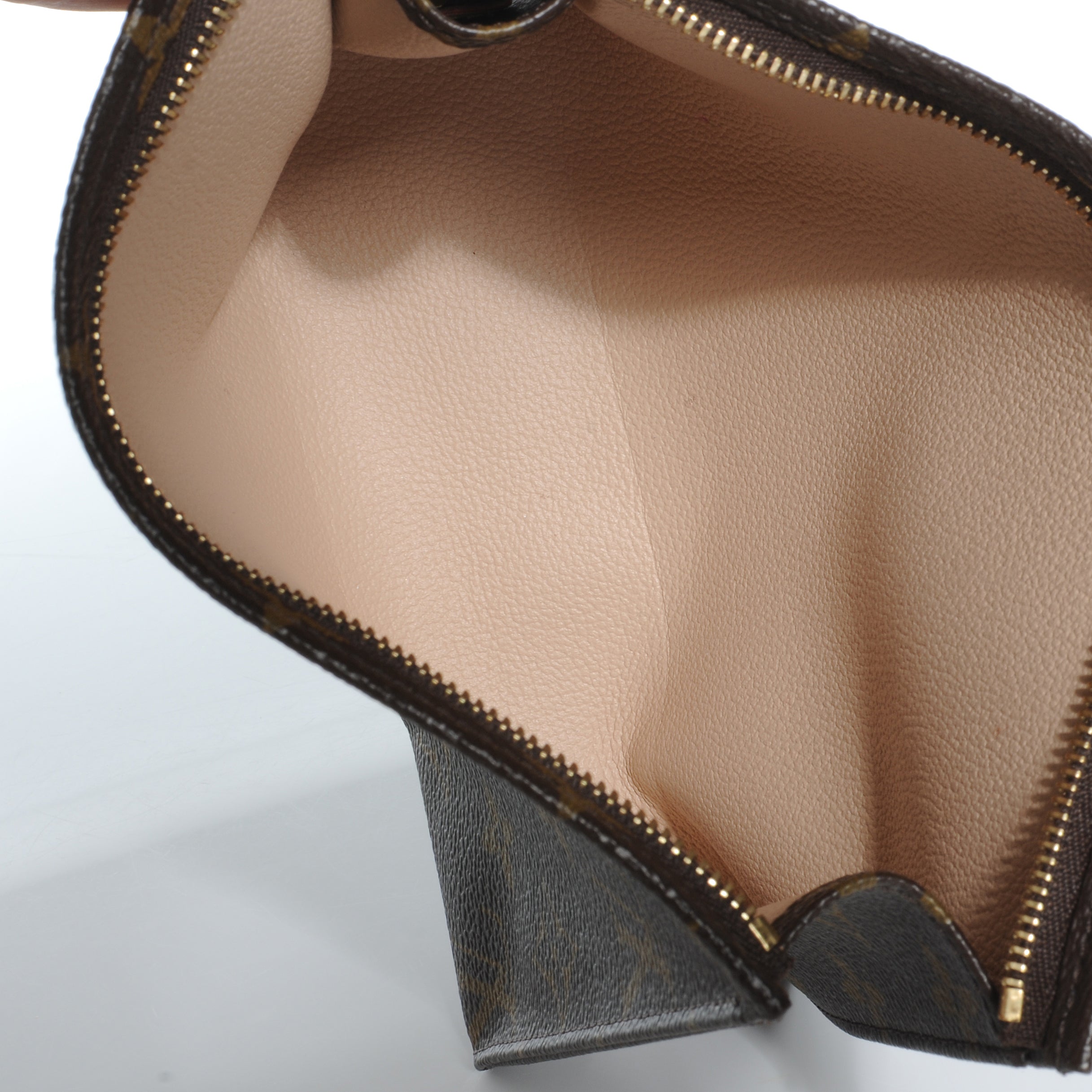 Louis Vuitton Monogram Toiletry Pouch 19 42756 – FASHIONPHILE