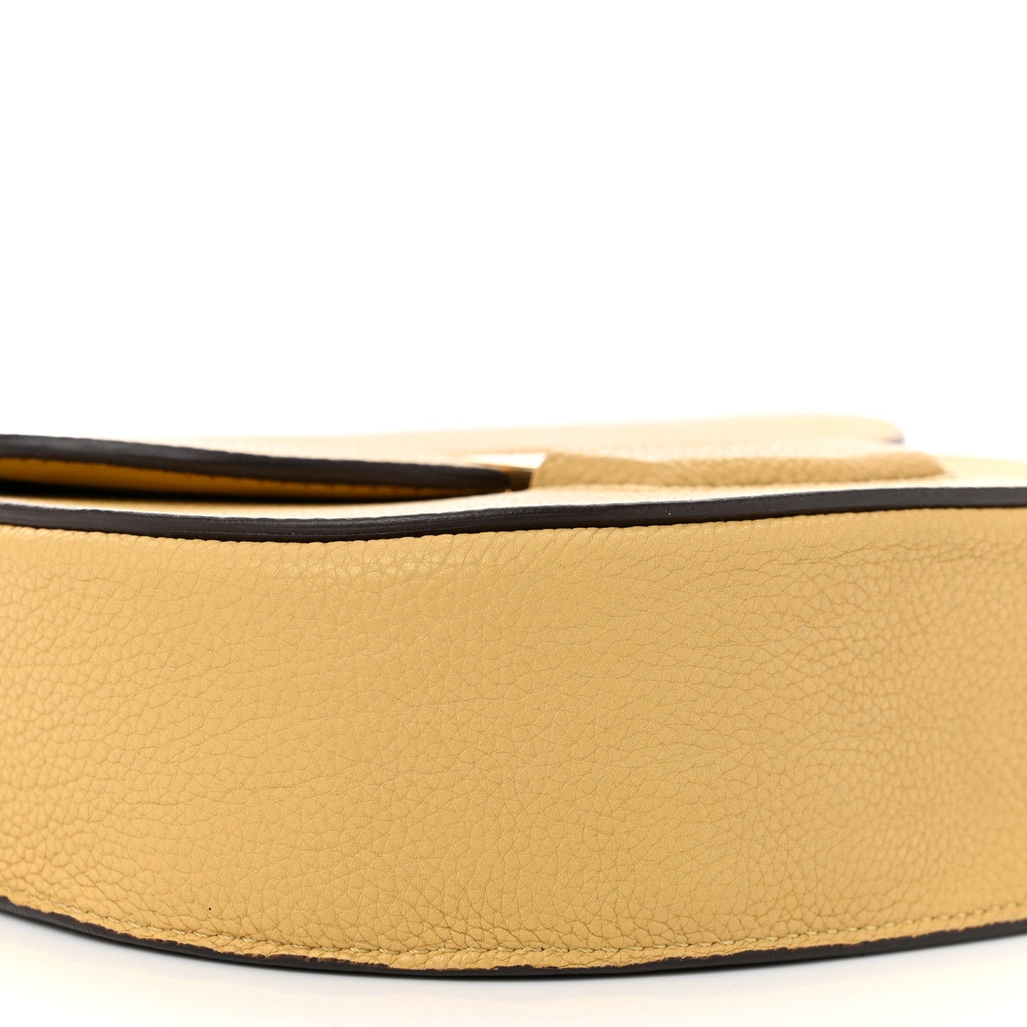 Grained Calfskin Small Trotteur Vanilla