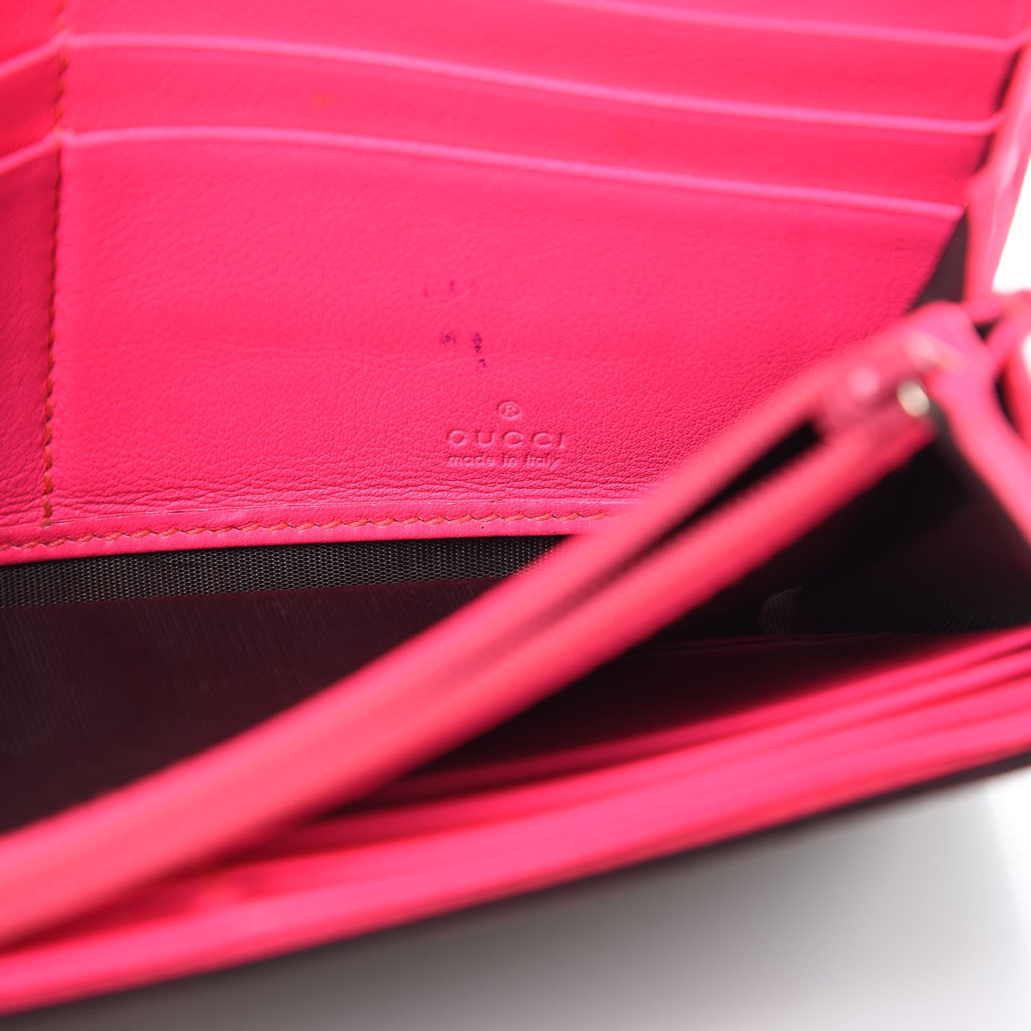 Gucci GG Supreme Monogram Continental Heart Wallet Fluorescent Fuchsia 6 of 14