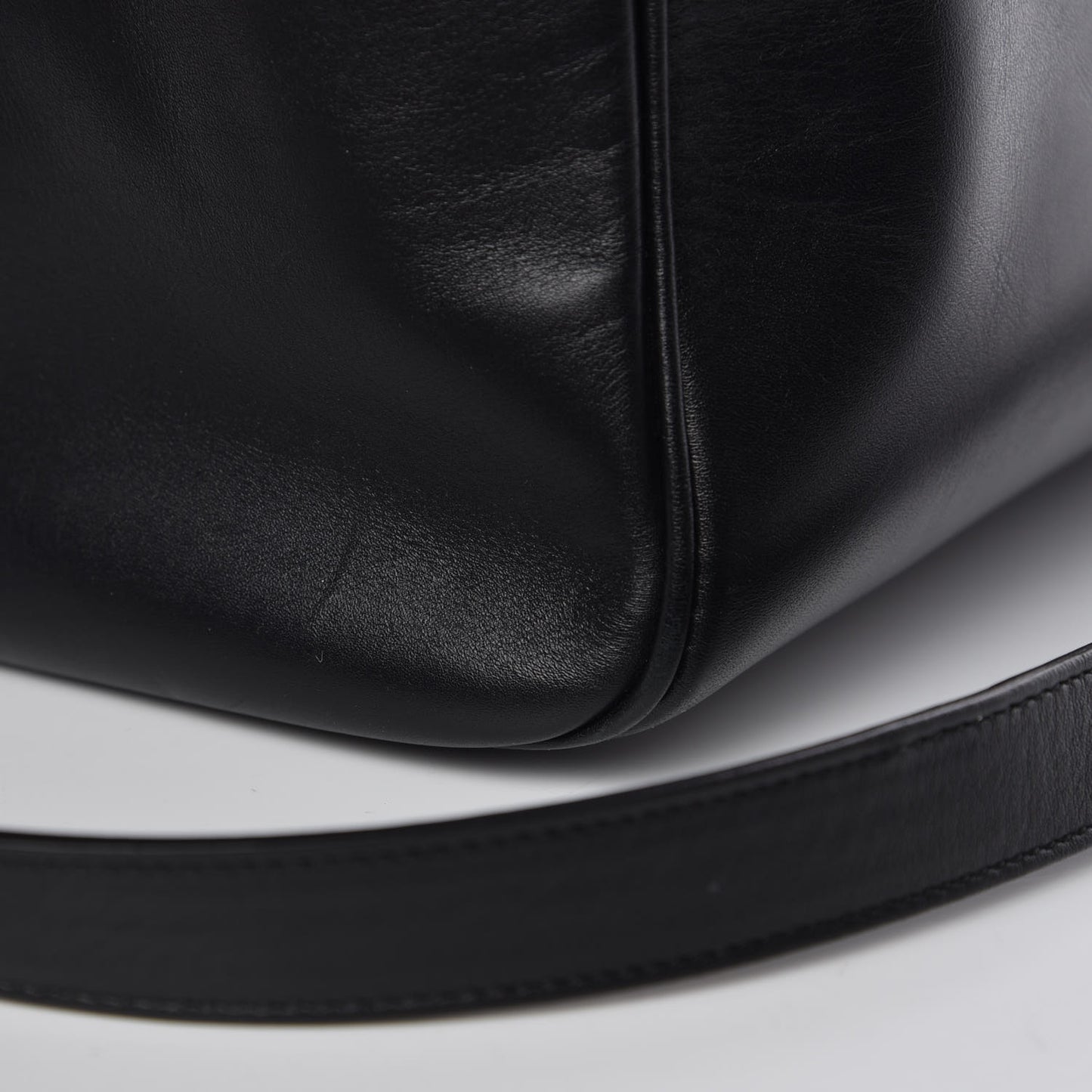 Calfskin Classic Duffle 12 Black