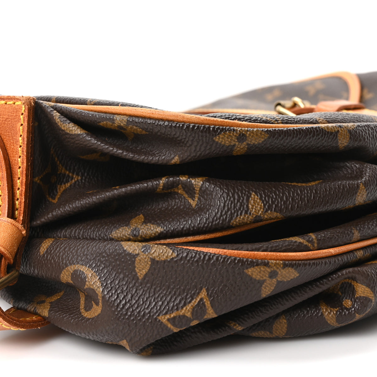 Monogram Saumur 35