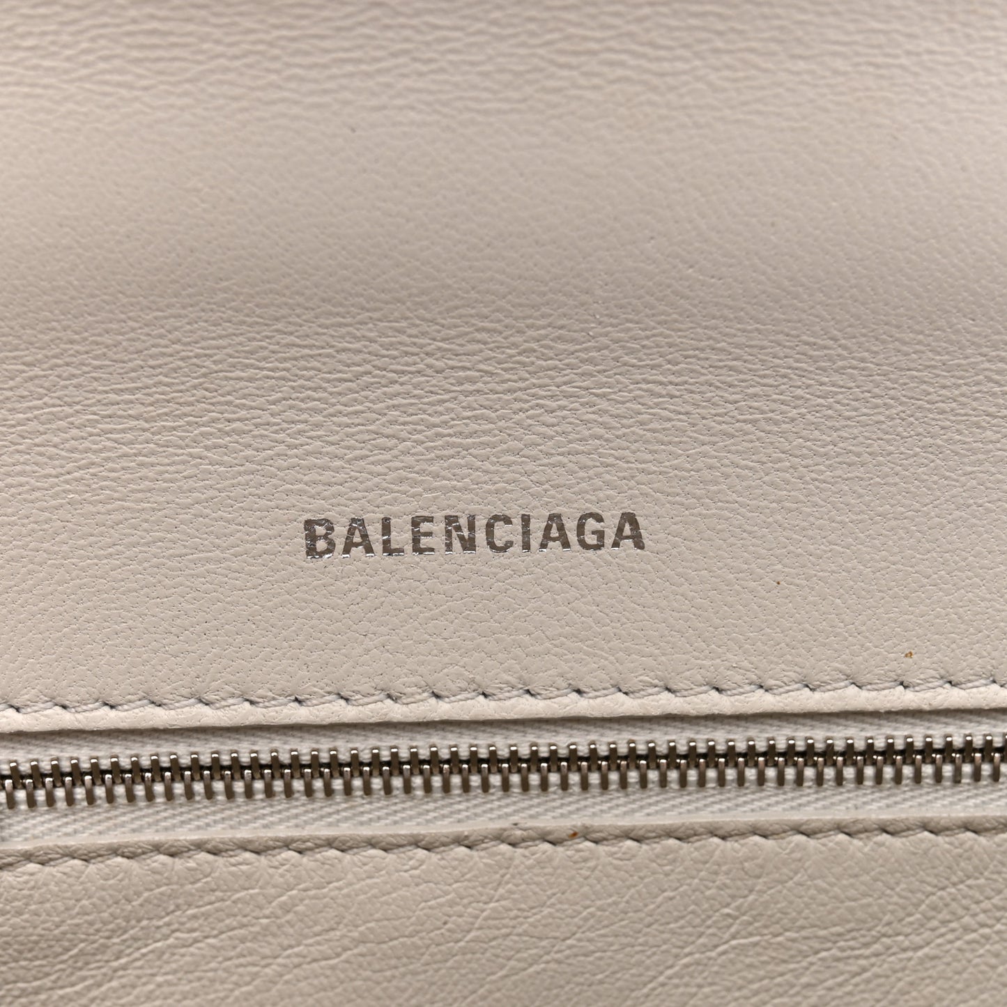 Shiny Box Calfskin Small Hourglass Top Handle Bag Chalky White