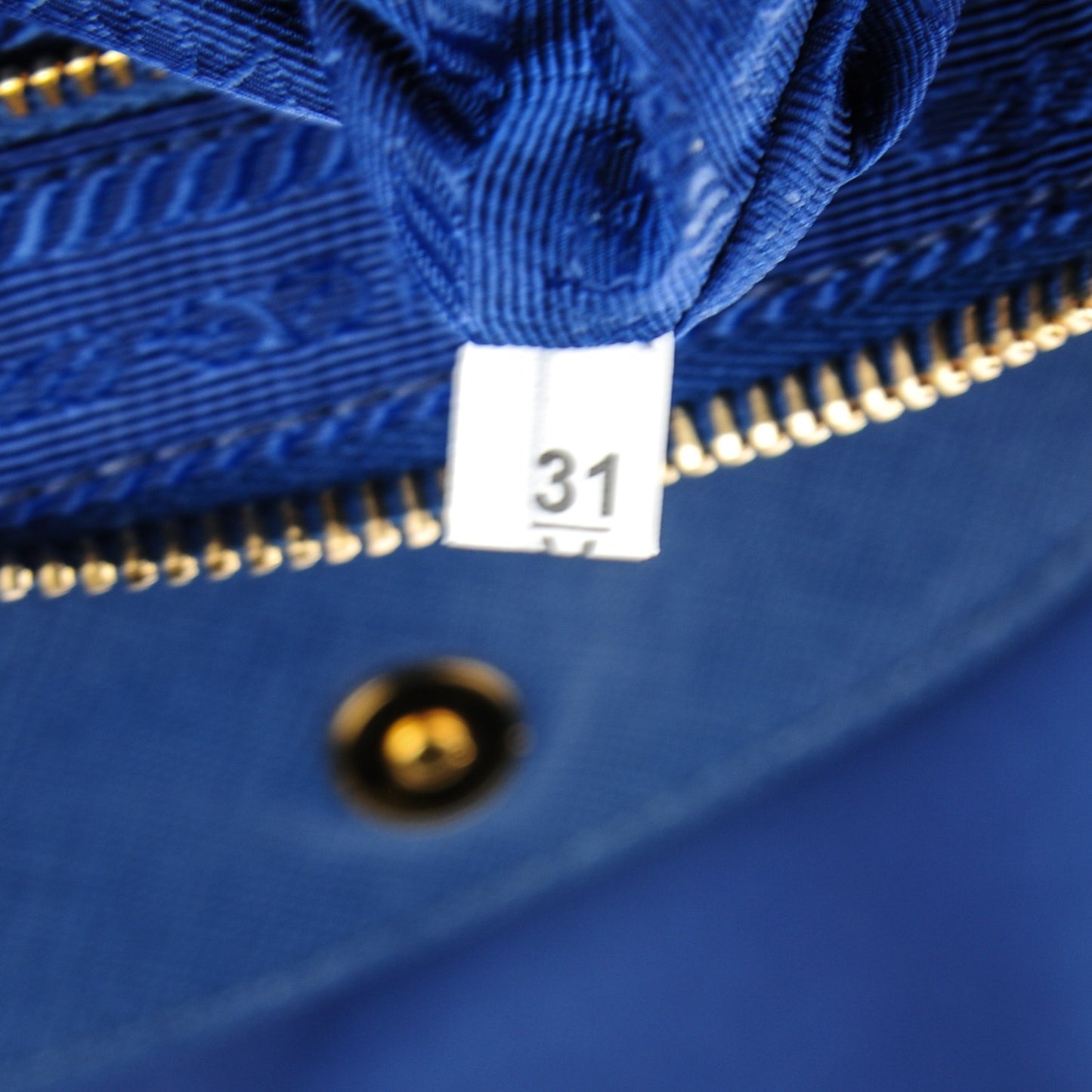 Tessuto Saffiano Flat Flap Messenger Bag Black Bluette