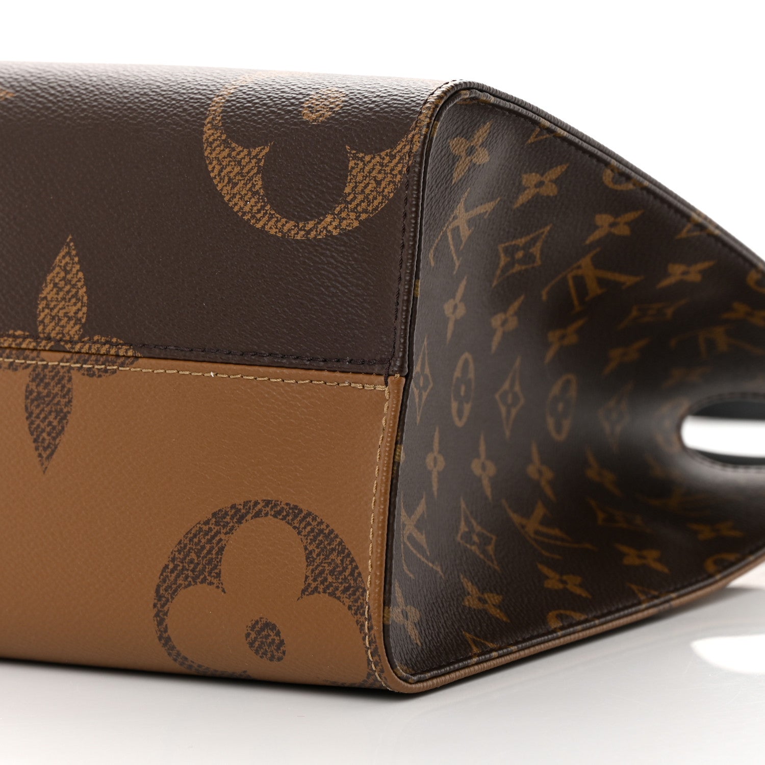Louis Vuitton Reverse Monogram Giant Onthego MM 9 of 13