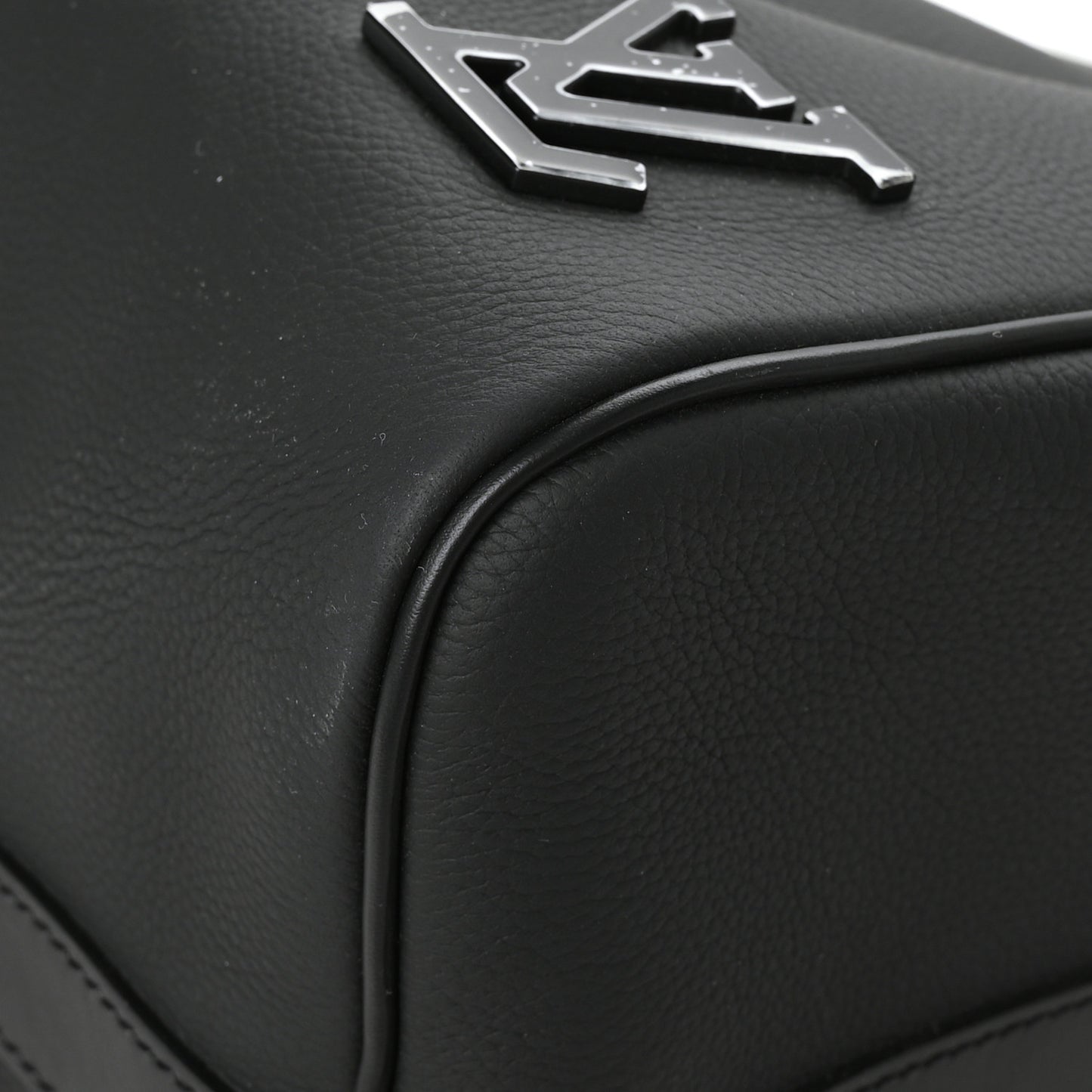 Grained Calfskin Aerogram Keepall Bandouliere 40 Black