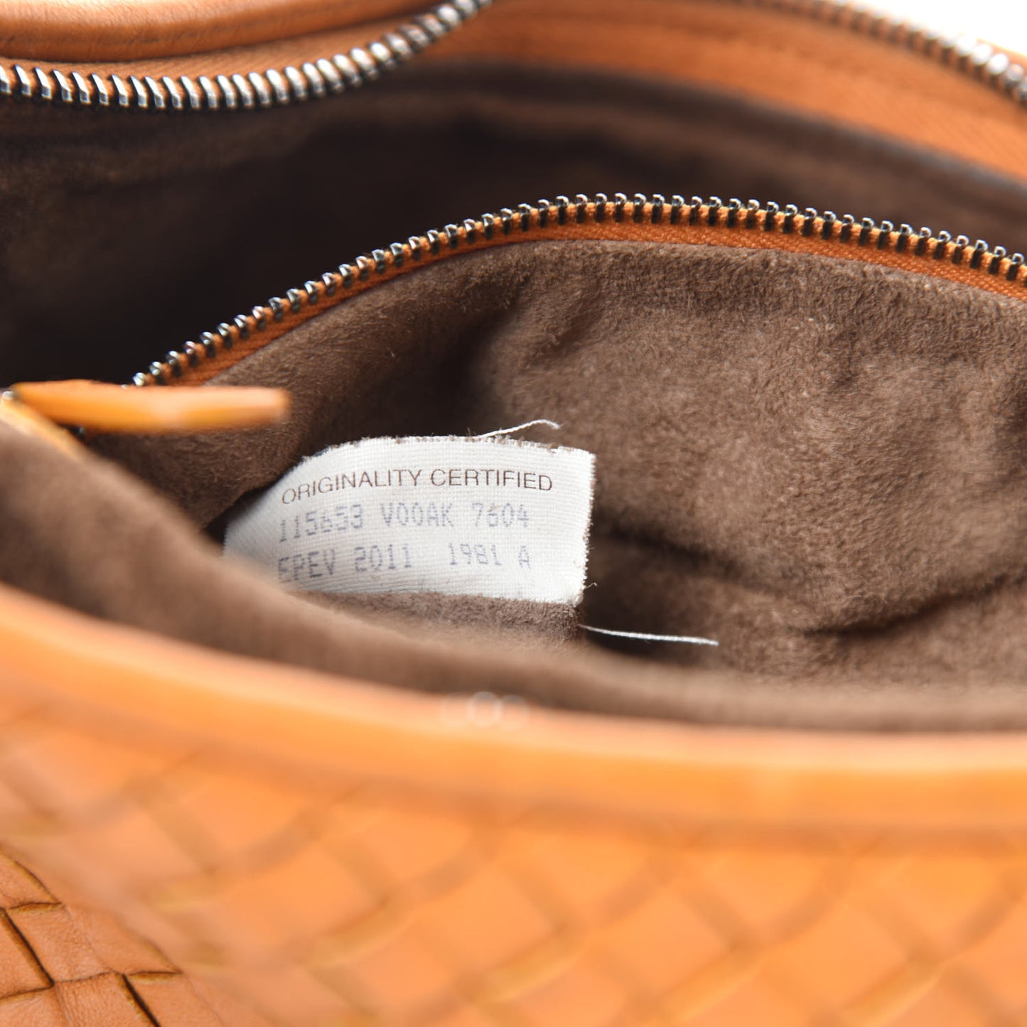 Nappa Intrecciato Fuzzy Medium Veneta Hobo Topaz