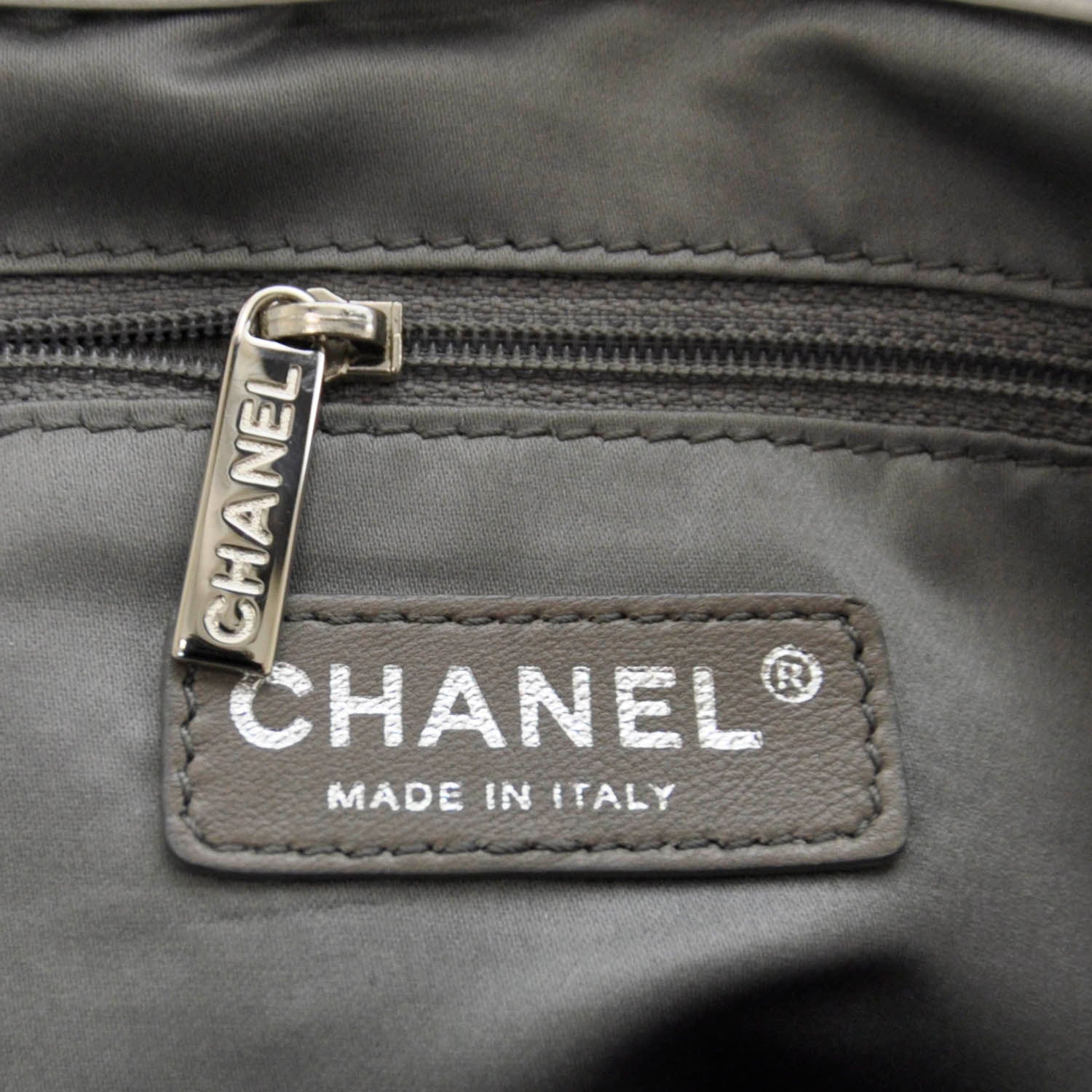 Chanel Leather Modern Chain Tote White 7 of 8