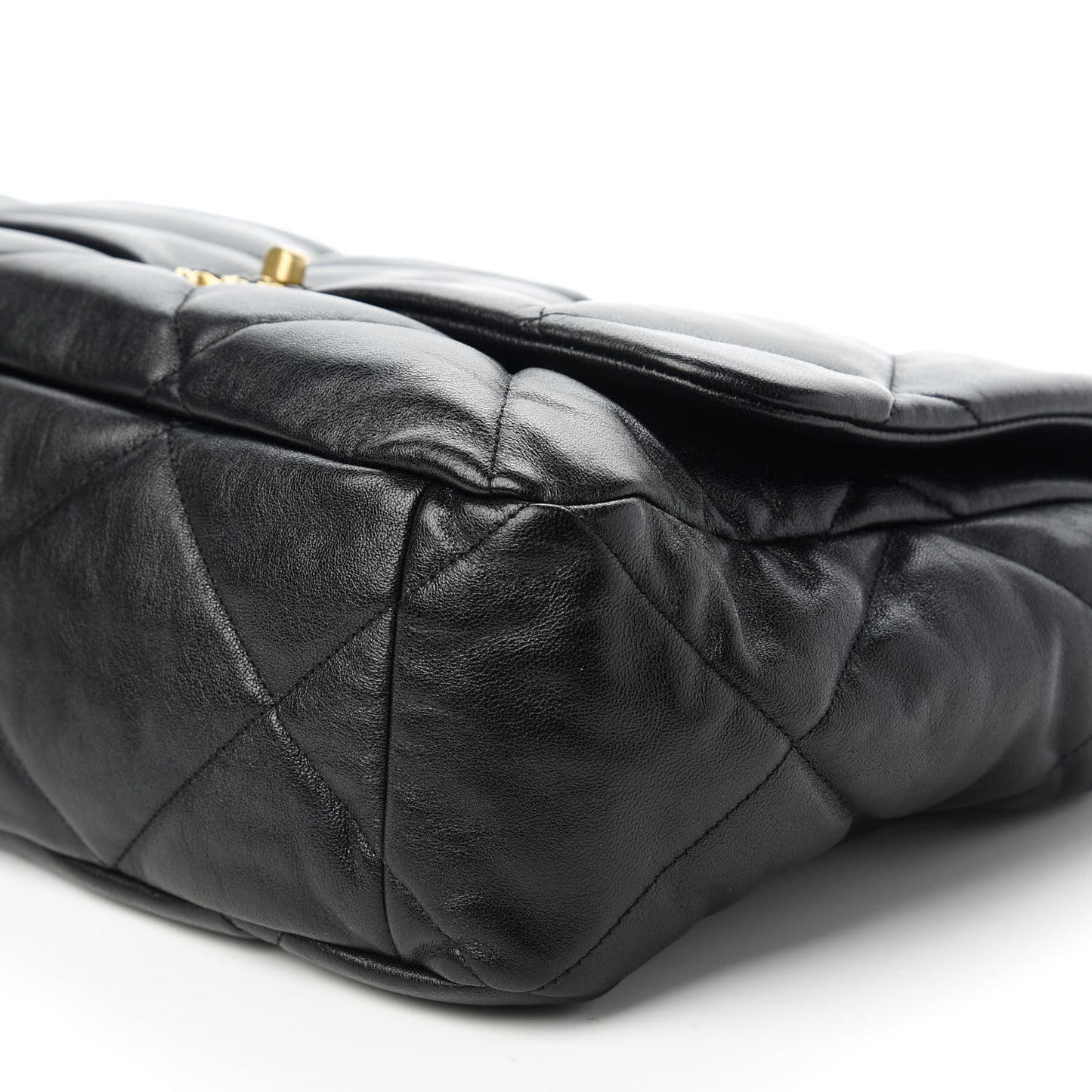 Lambskin Quilted Maxi Chanel 19 Flap Black