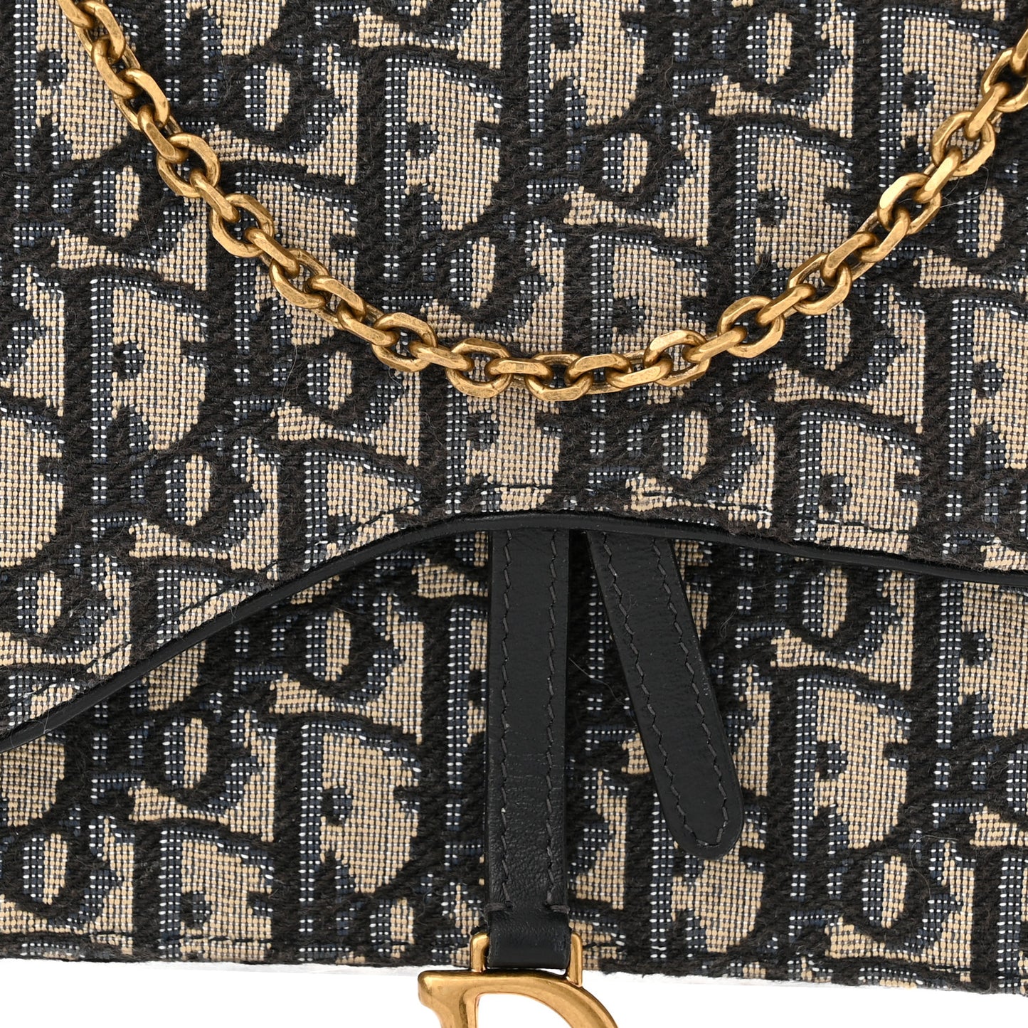 Oblique Saddle Chain Pouch Blue