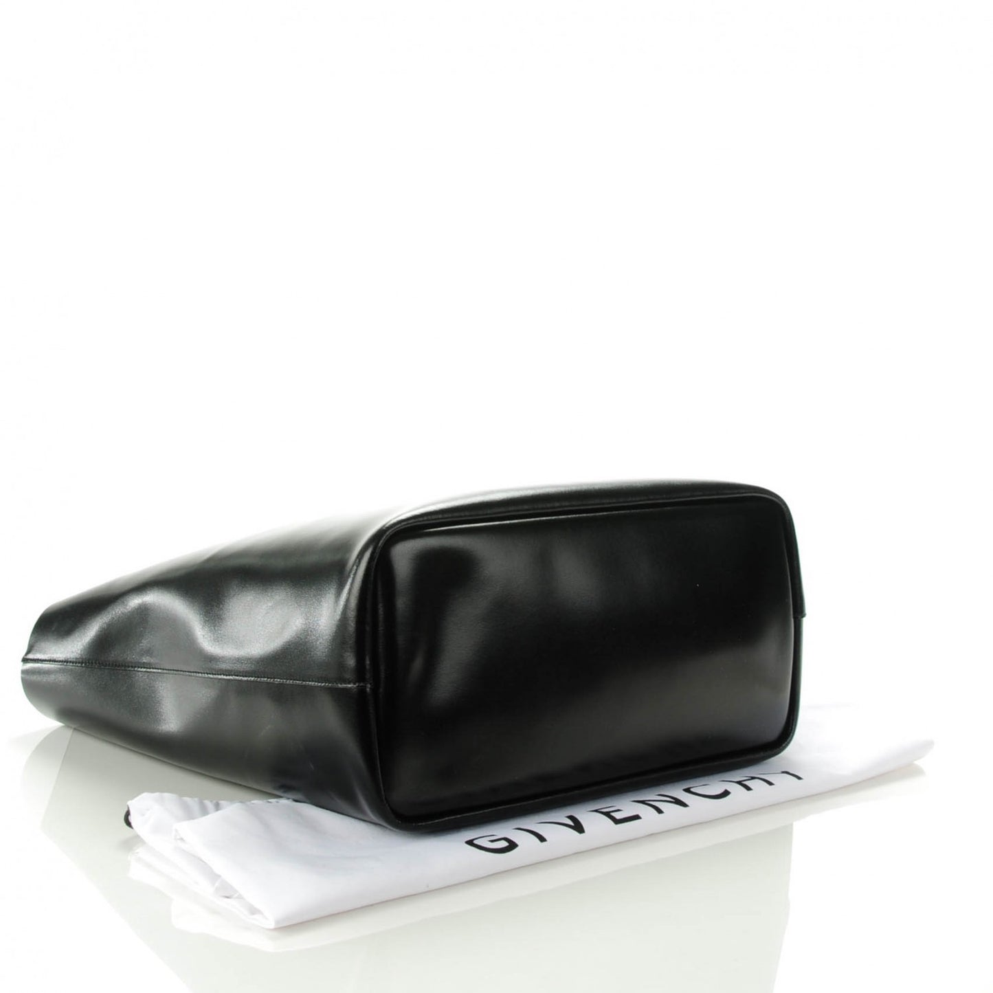 Calfskin Medium Antigona Tote Black
