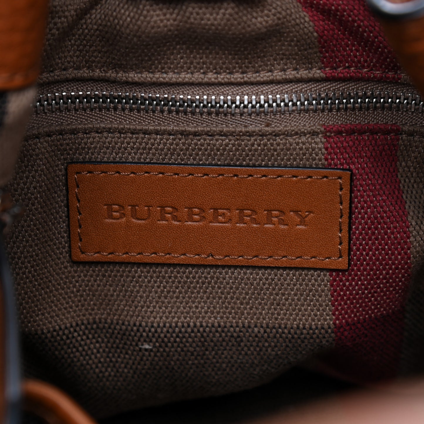 Brit Calfskin House Check Medium Maidstone Saddle Brown
