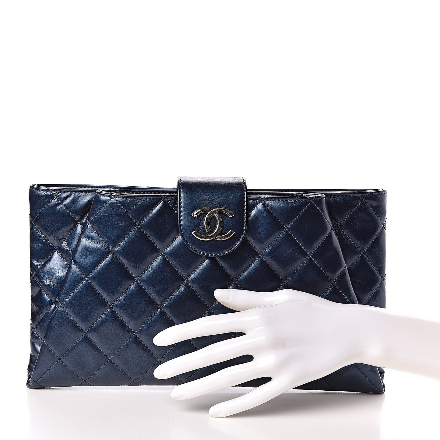 Glazed Calfskin Quilted Coco Pleats Clutch Navy
