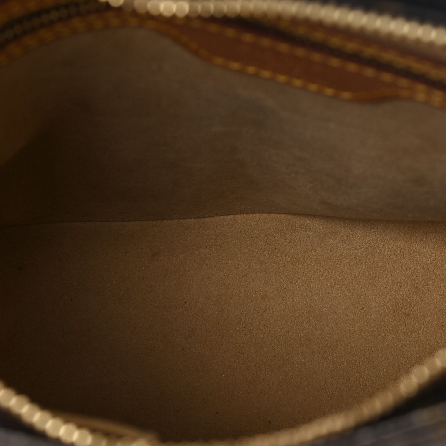 Louis Vuitton Monogram Looping MM 5 of 9