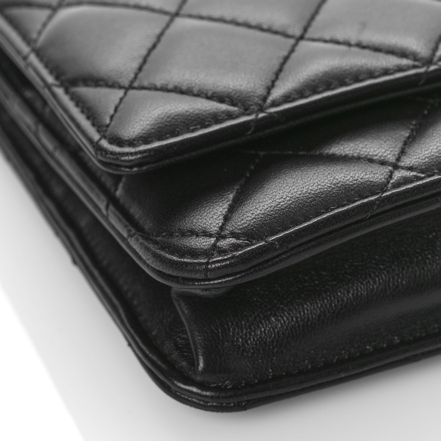 Lambskin Quilted Wallet On Chain WOC Black