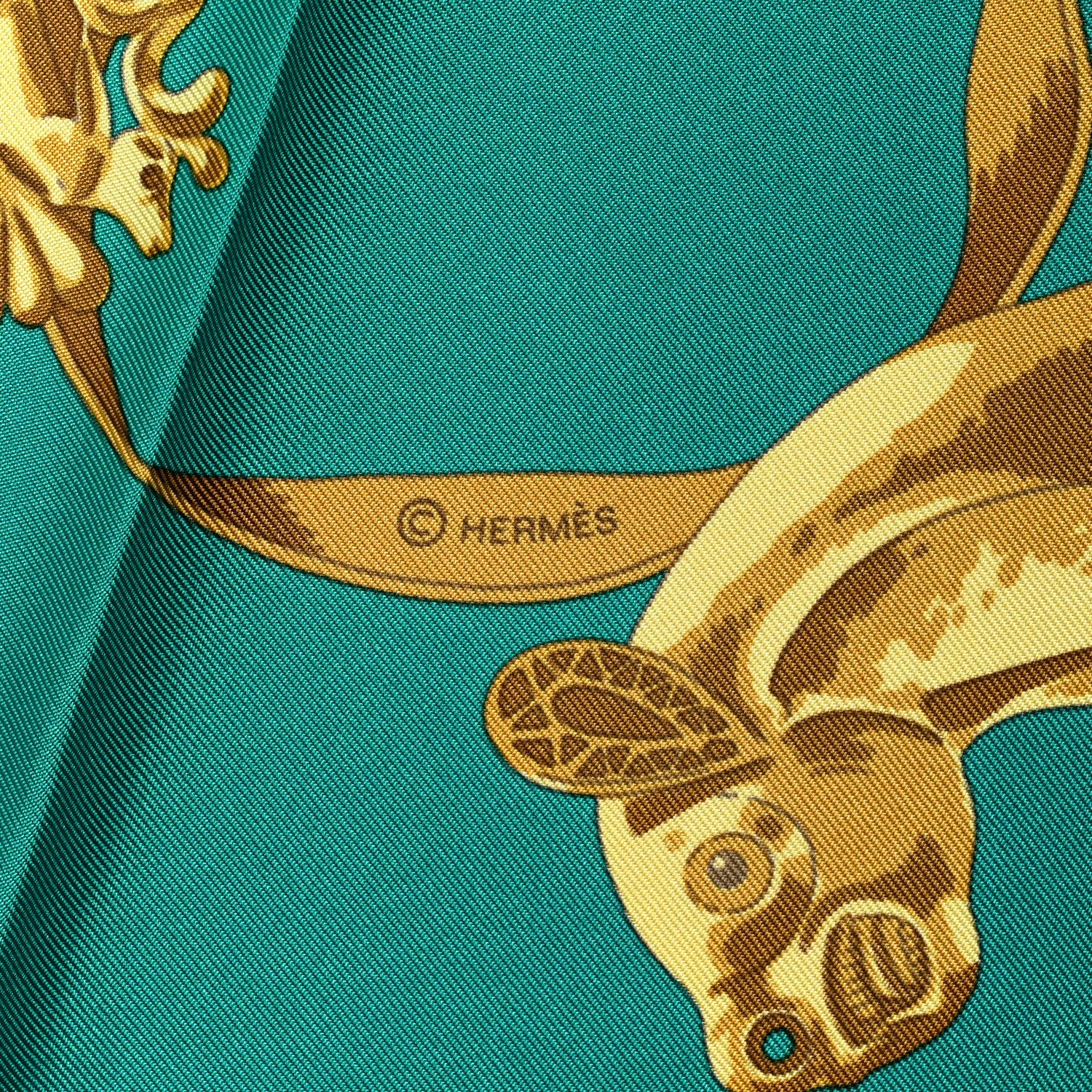 Hermes Silk Mousseline Les Cavaliers D'Or Scarf Vert Emeraude Vert Vieil 3 of 5