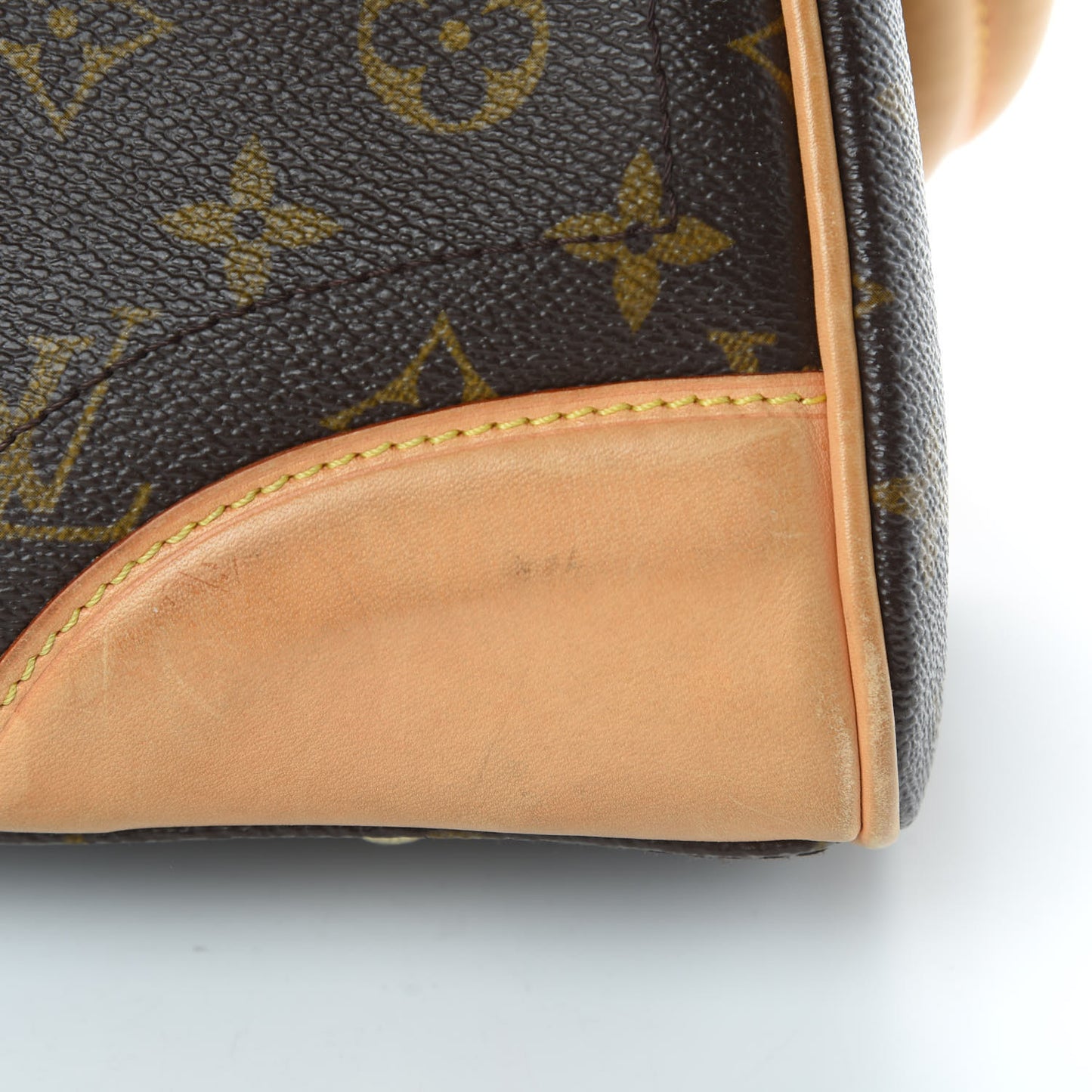 Monogram Beverly MM