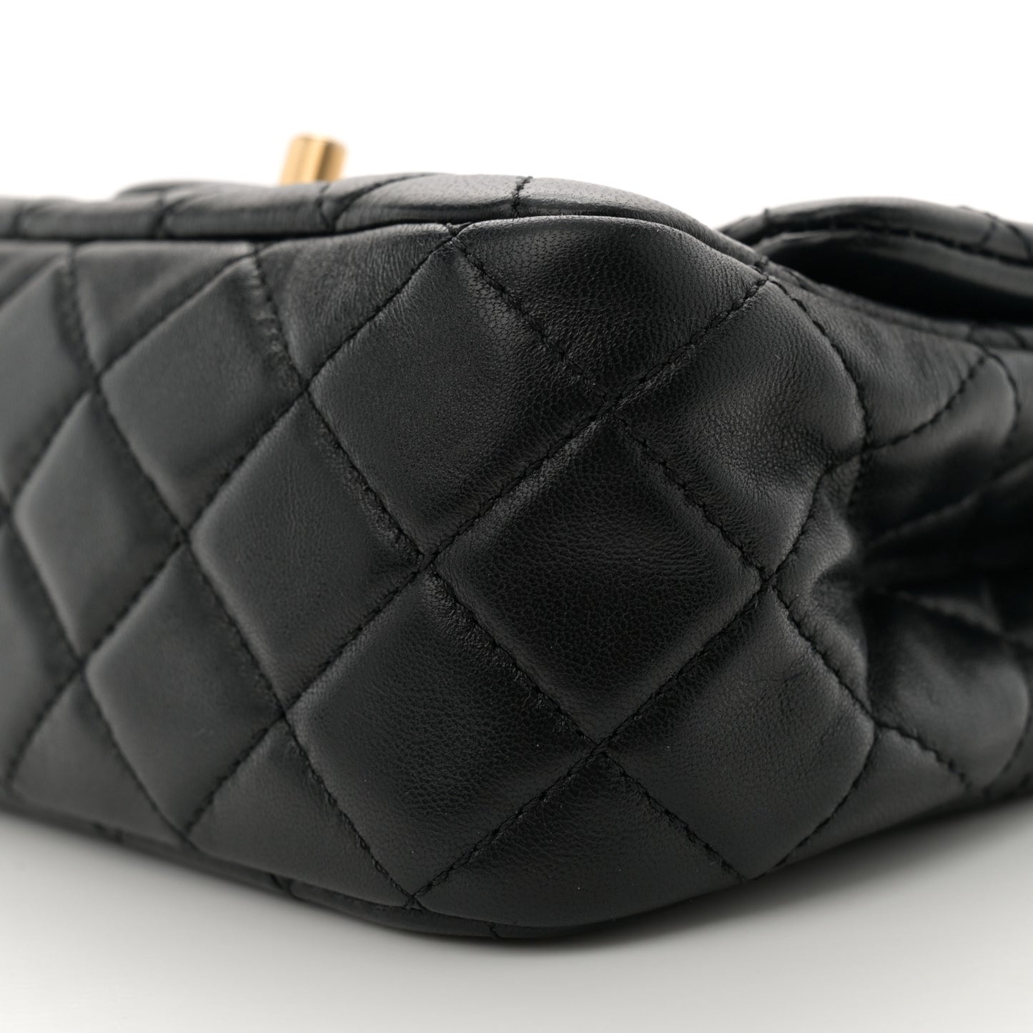 Lambskin Quilted Mini Pearl Crush Flap Black