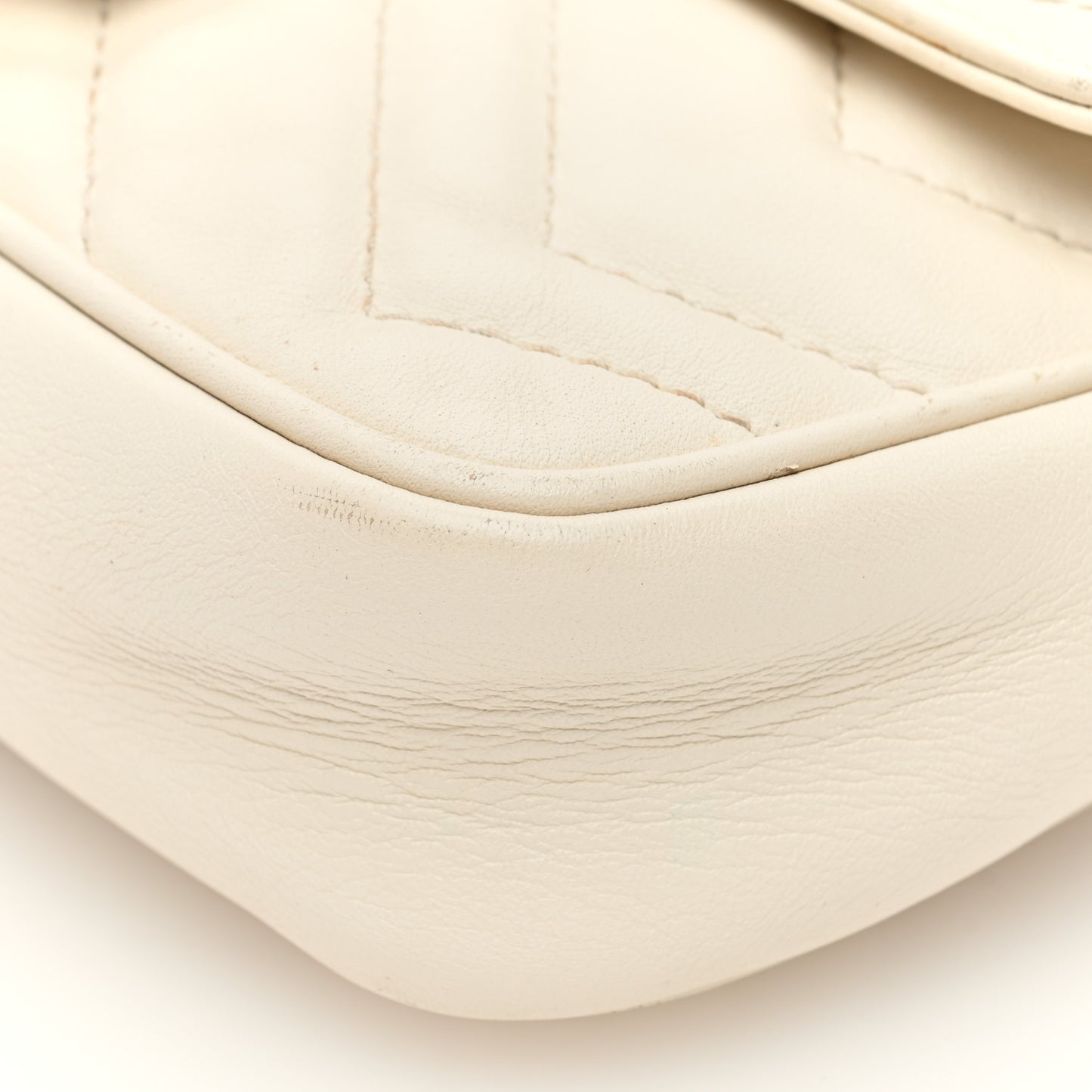 Calfskin Matelasse Super Mini GG Marmont Shoulder Bag White