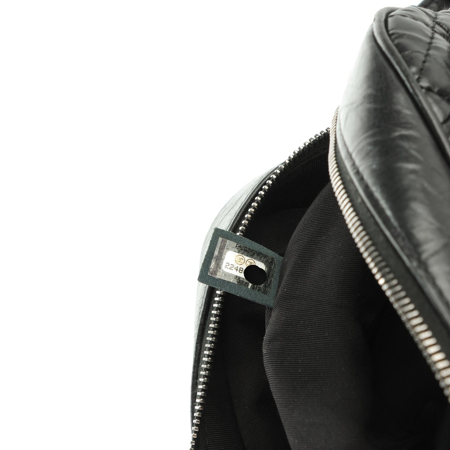 Crumpled Calfskin Quilted Medium Casual Rock Flap Black