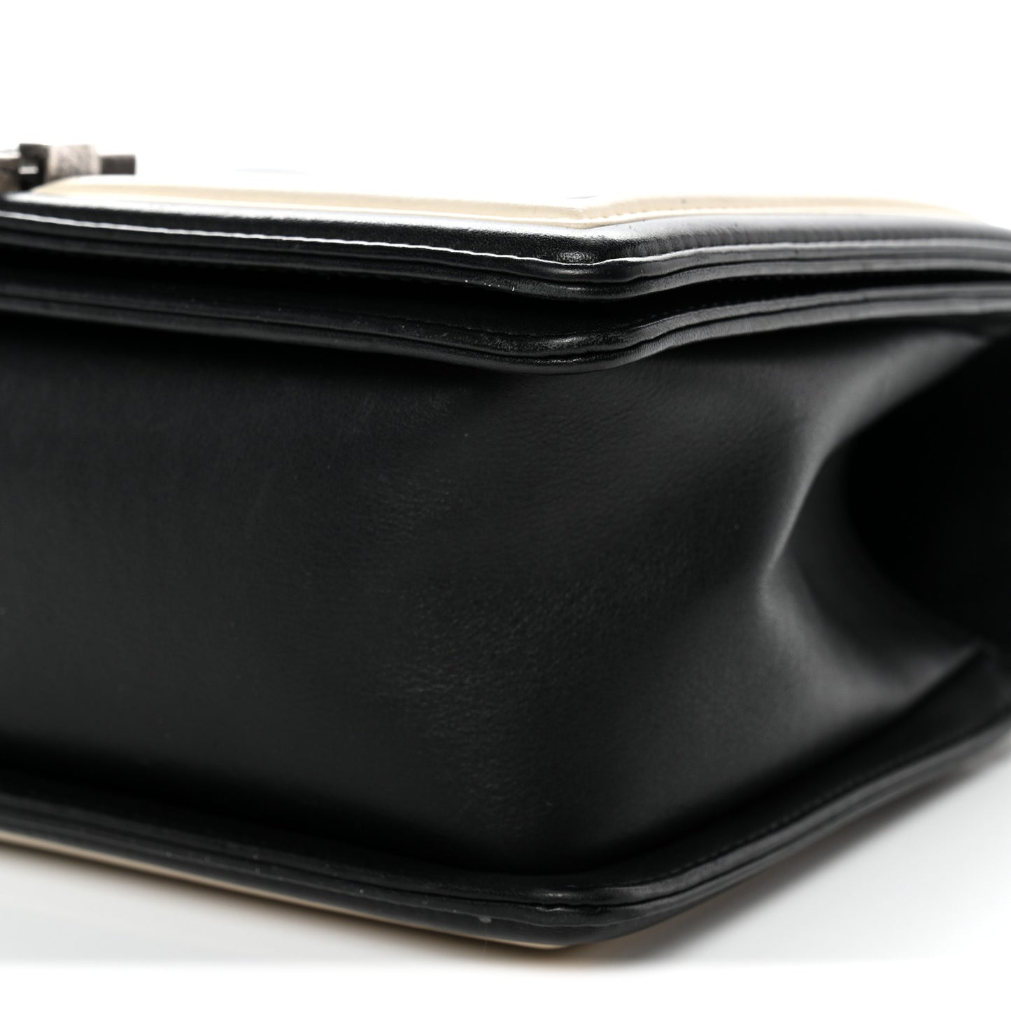 Calfskin Pleated Medium Boy In Rome Flap Black White