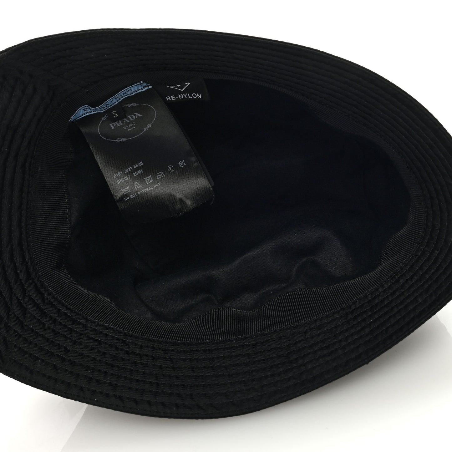 Re-Nylon Metal Triangle Logo Womens Bucket Hat S Black