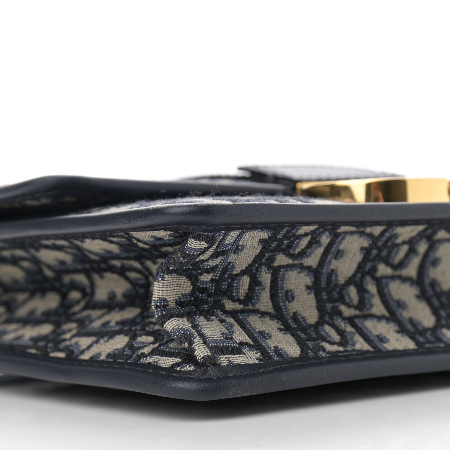 Oblique 30 Montaigne Flap Bag Blue