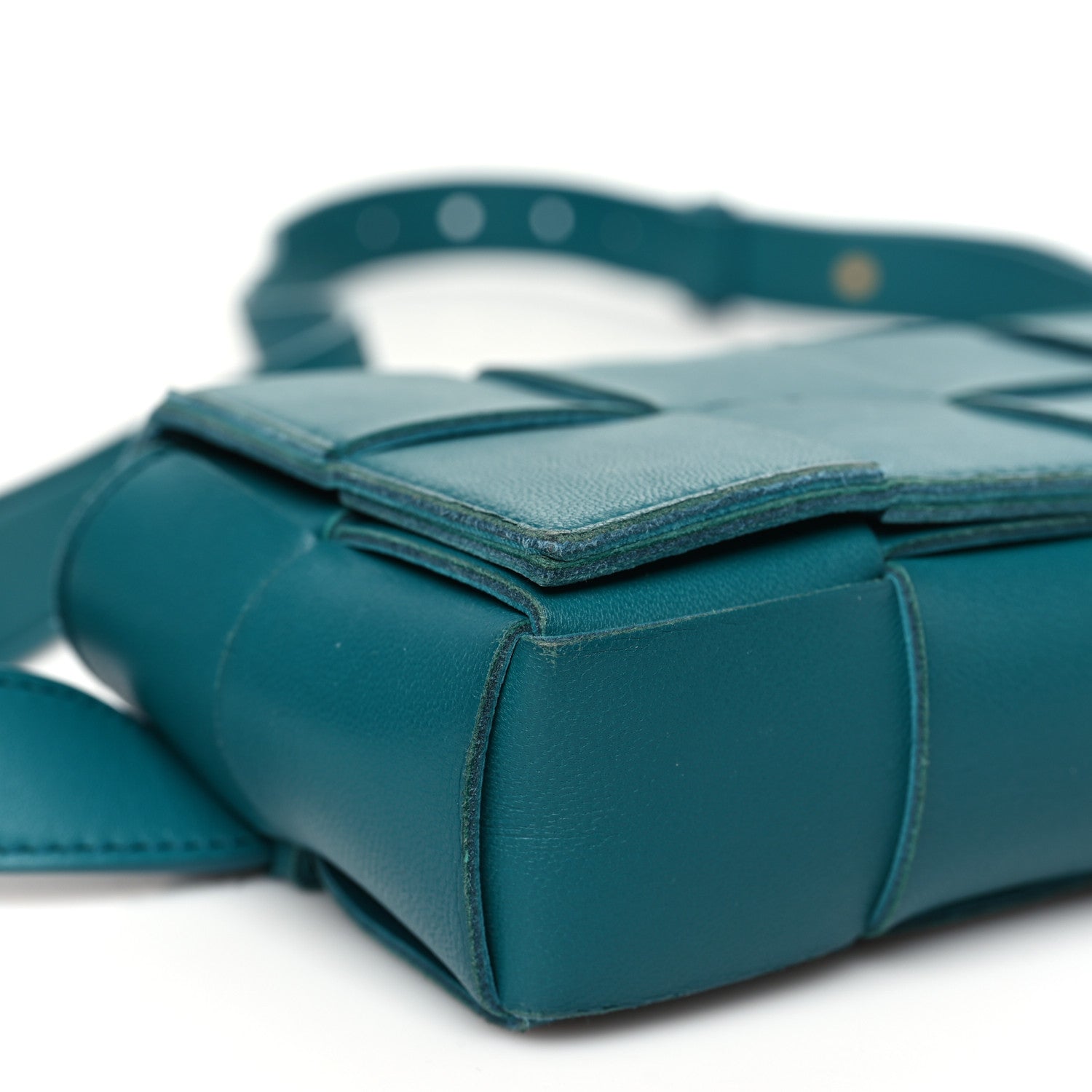 Bottega Veneta Nappa Maxi Intreccio The Belt Cassette Bag Mermaid 8 of 9