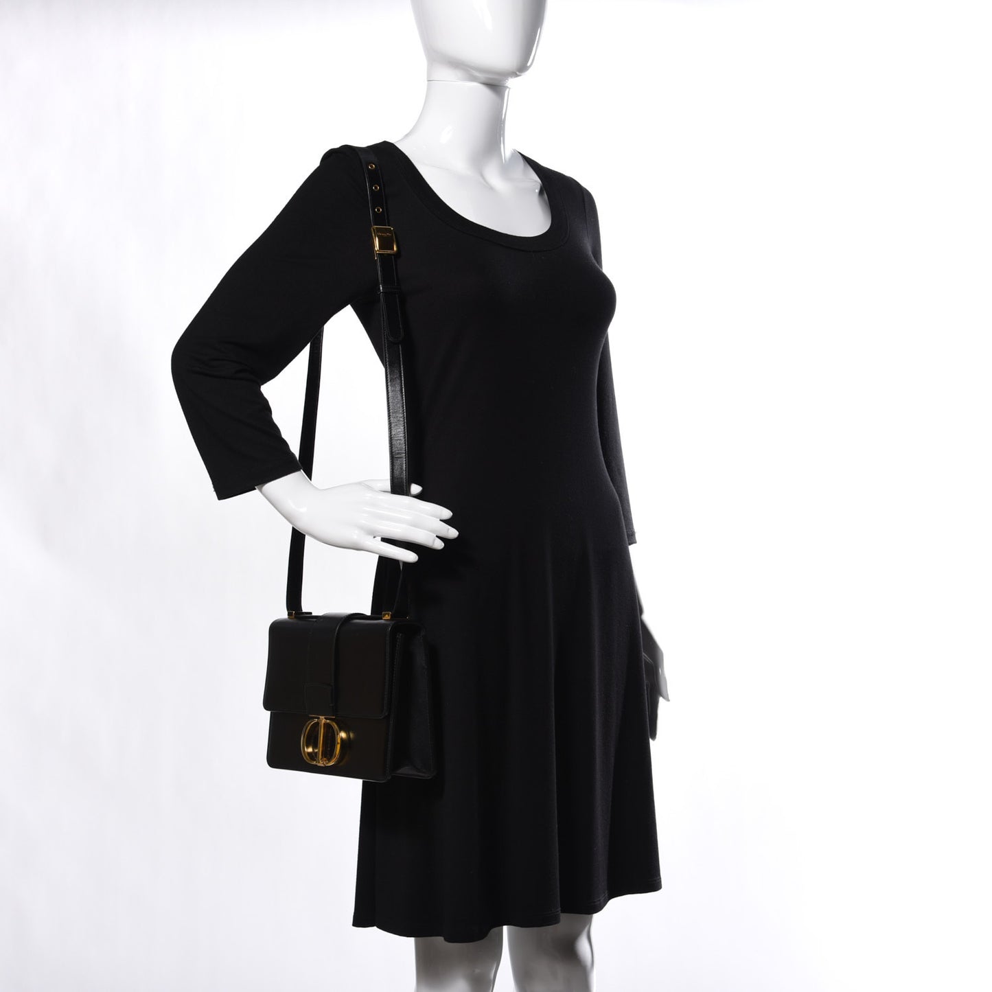 Smooth Calfskin 30 Montaigne Flap Bag Black