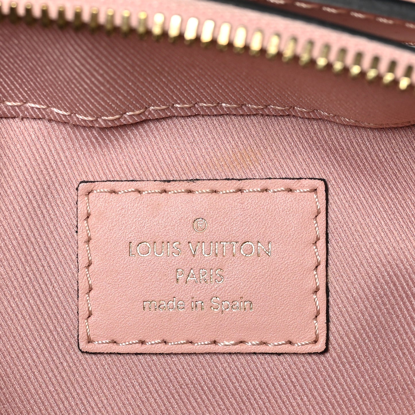 Monogram Saintonge Rose Poudre