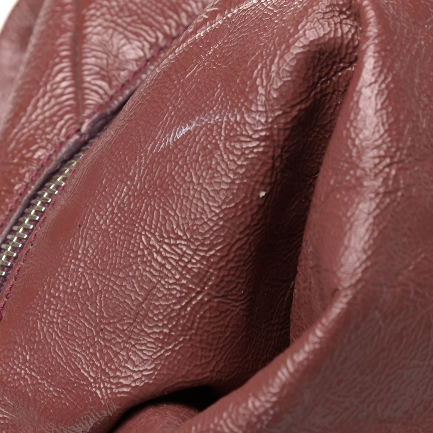 Textured Patent Medium Easy Sac Dark Red