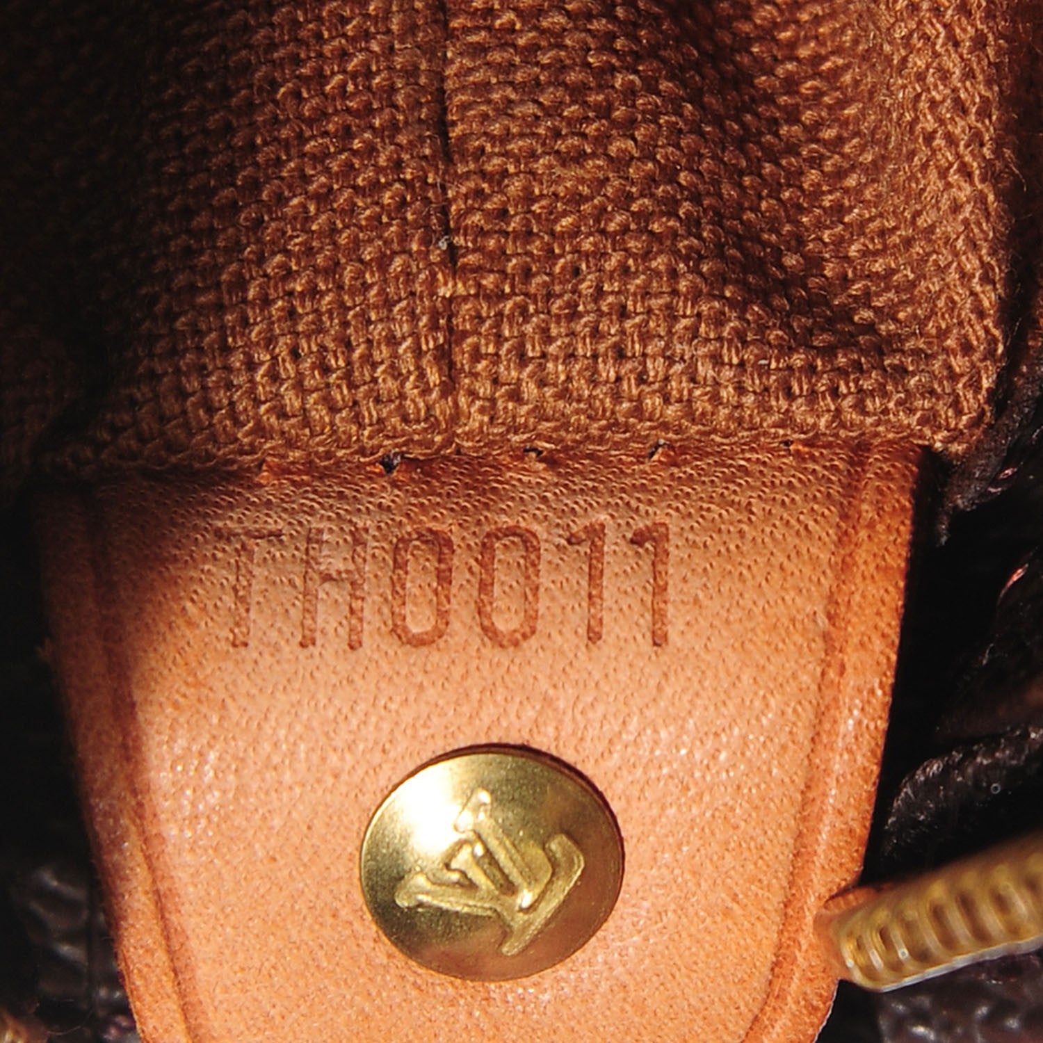 Louis Vuitton Monogram Cabas Mezzo 7 of 7