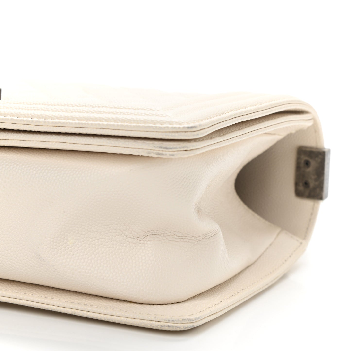 Caviar Quilted Medium Boy Flap White